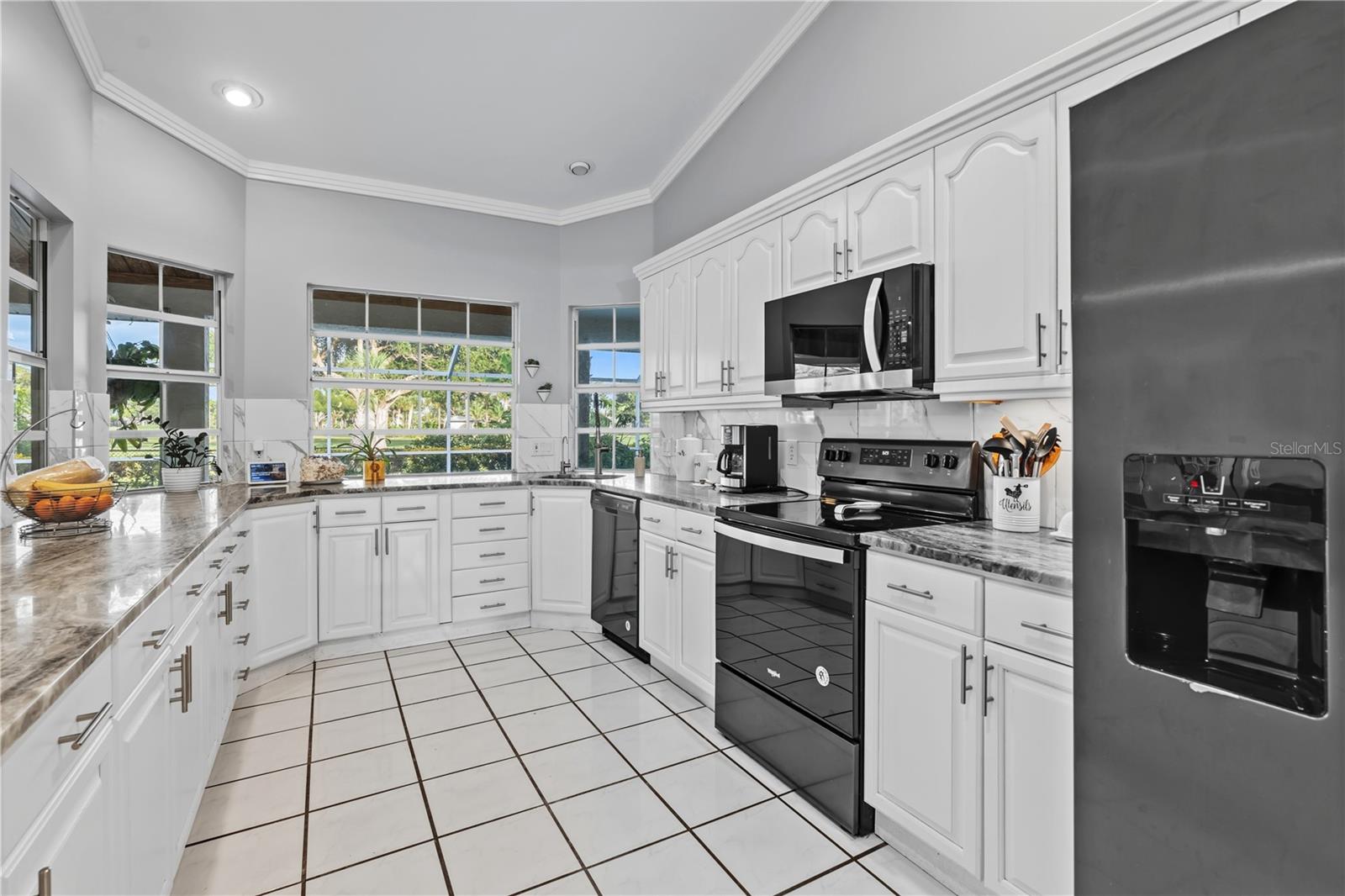 Image 16 of 52 For 1705 15th Avenue