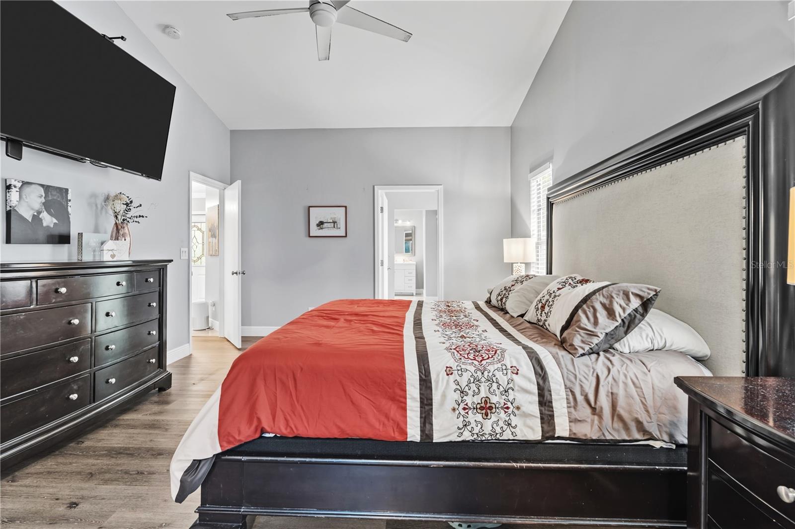 Image 21 of 52 For 1705 15th Avenue