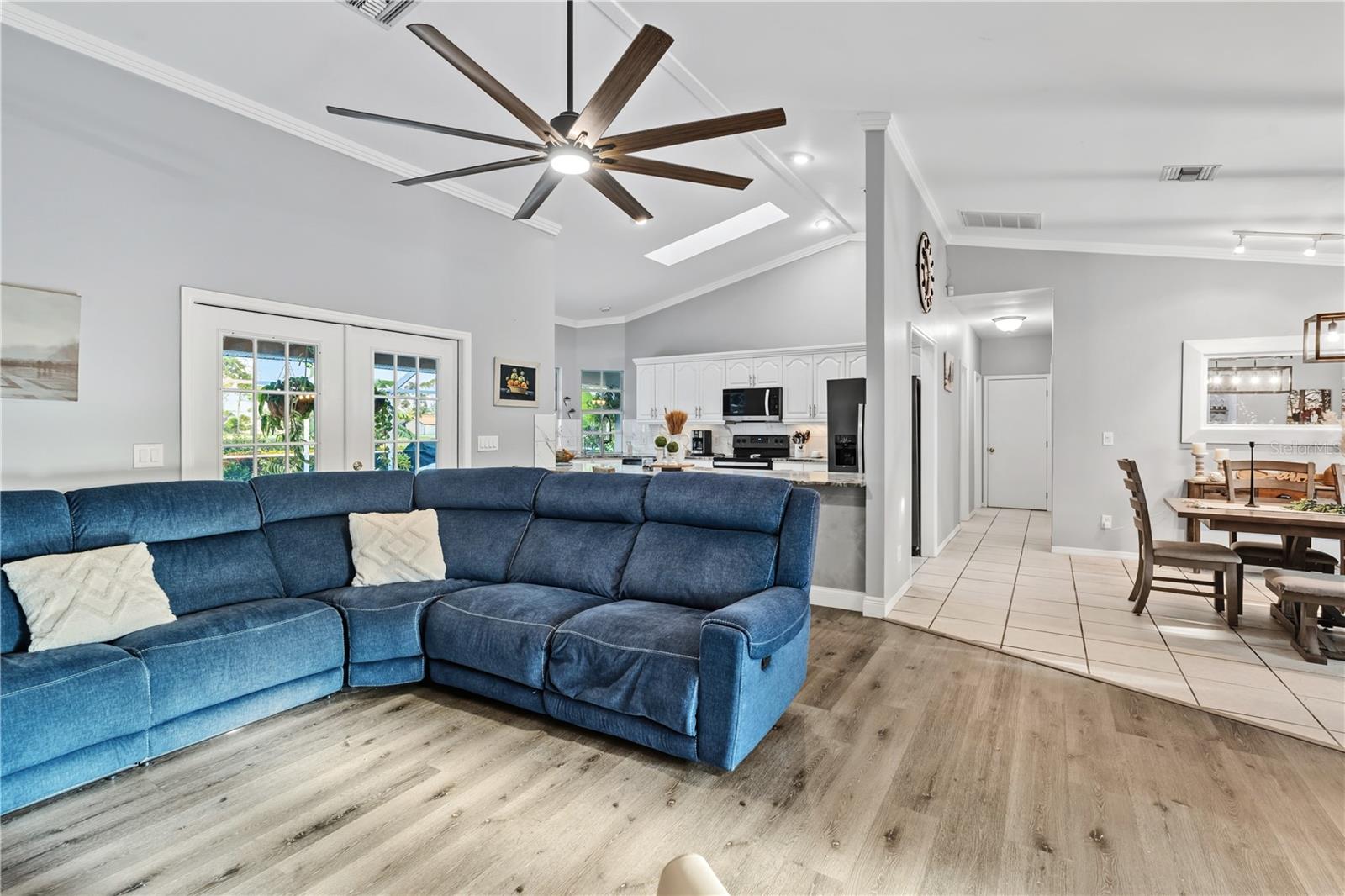 Image 6 of 52 For 1705 15th Avenue