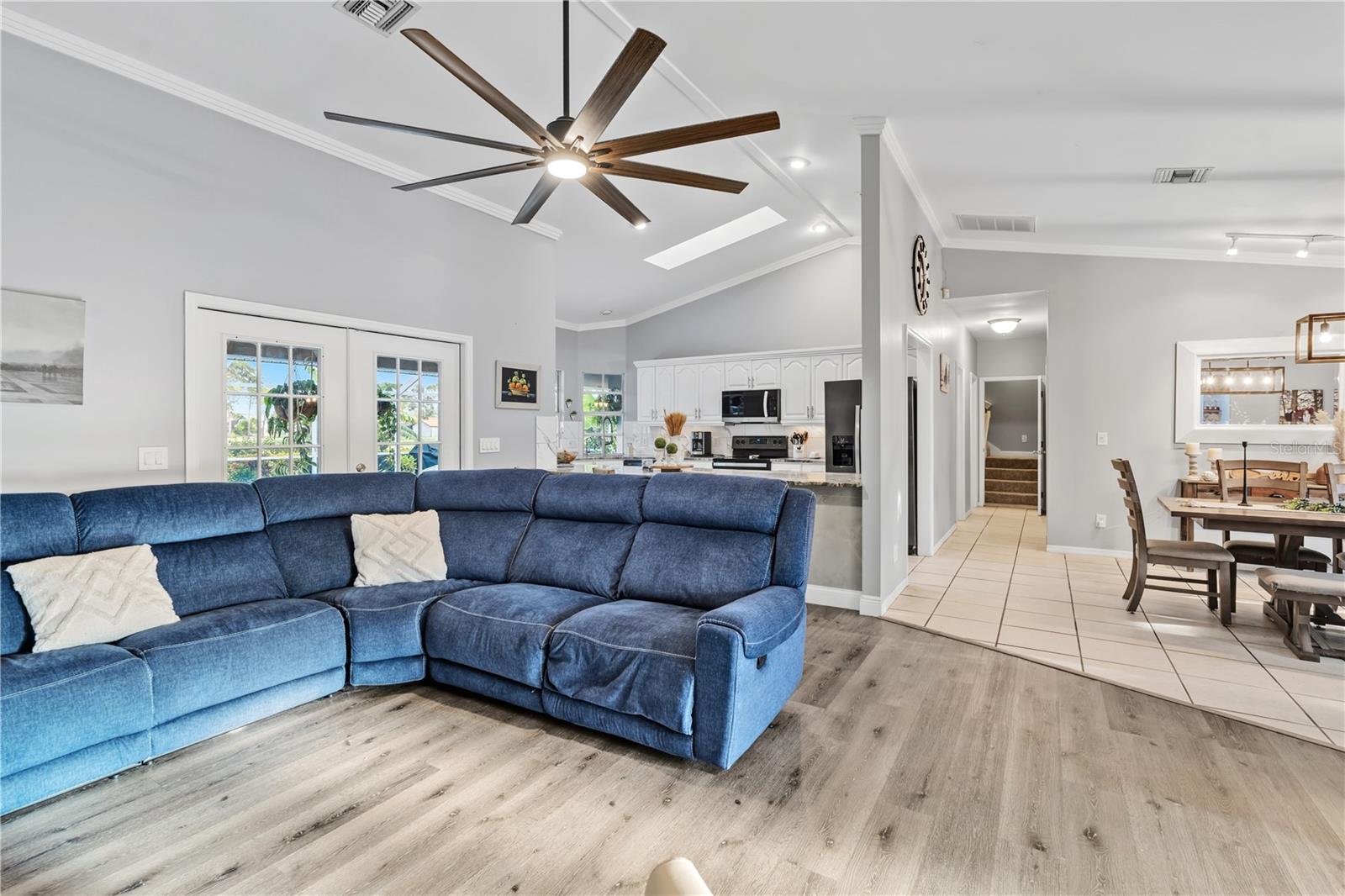 Image 8 of 52 For 1705 15th Avenue