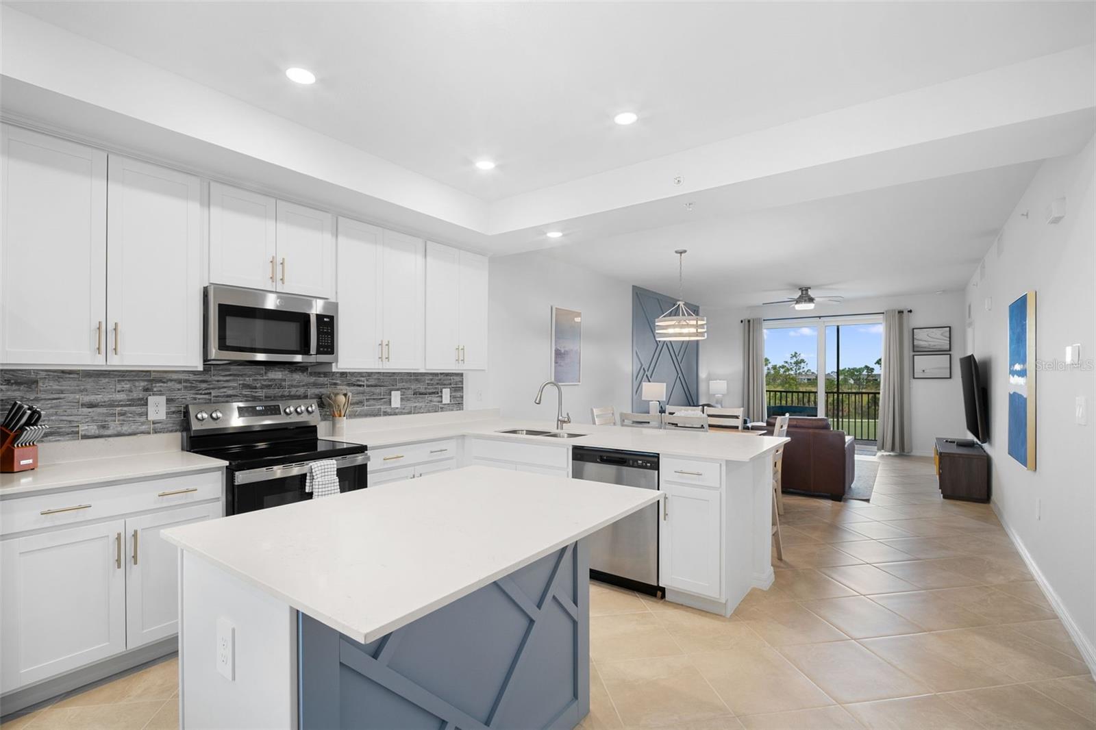 Image 2 of 49 For 12320 Wellen Golf Street 304