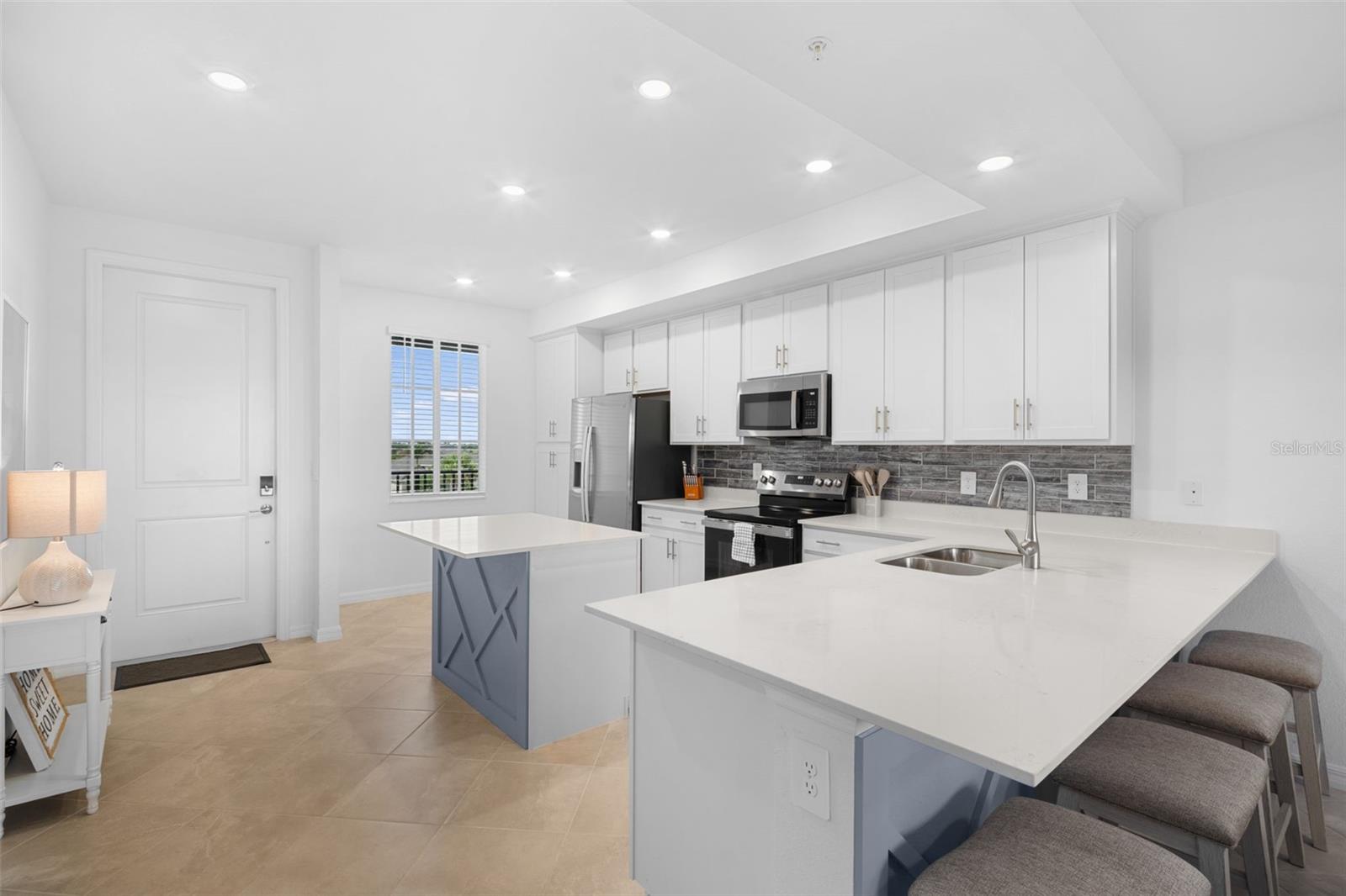 Image 3 of 49 For 12320 Wellen Golf Street 304