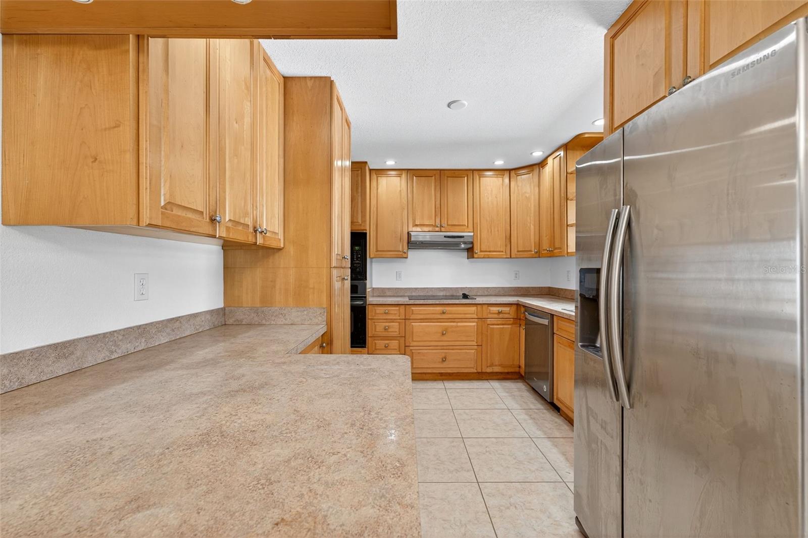 Image 14 of 51 For 23263 Bark Avenue