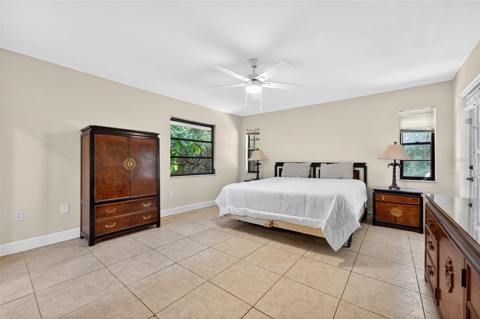 Image 22 of 51 For 23263 Bark Avenue