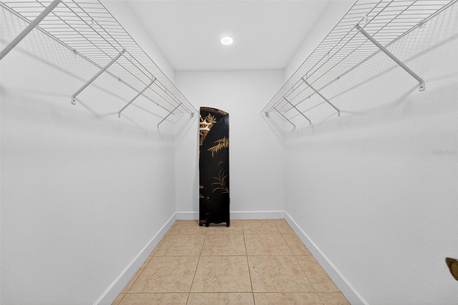 Image 24 of 51 For 23263 Bark Avenue