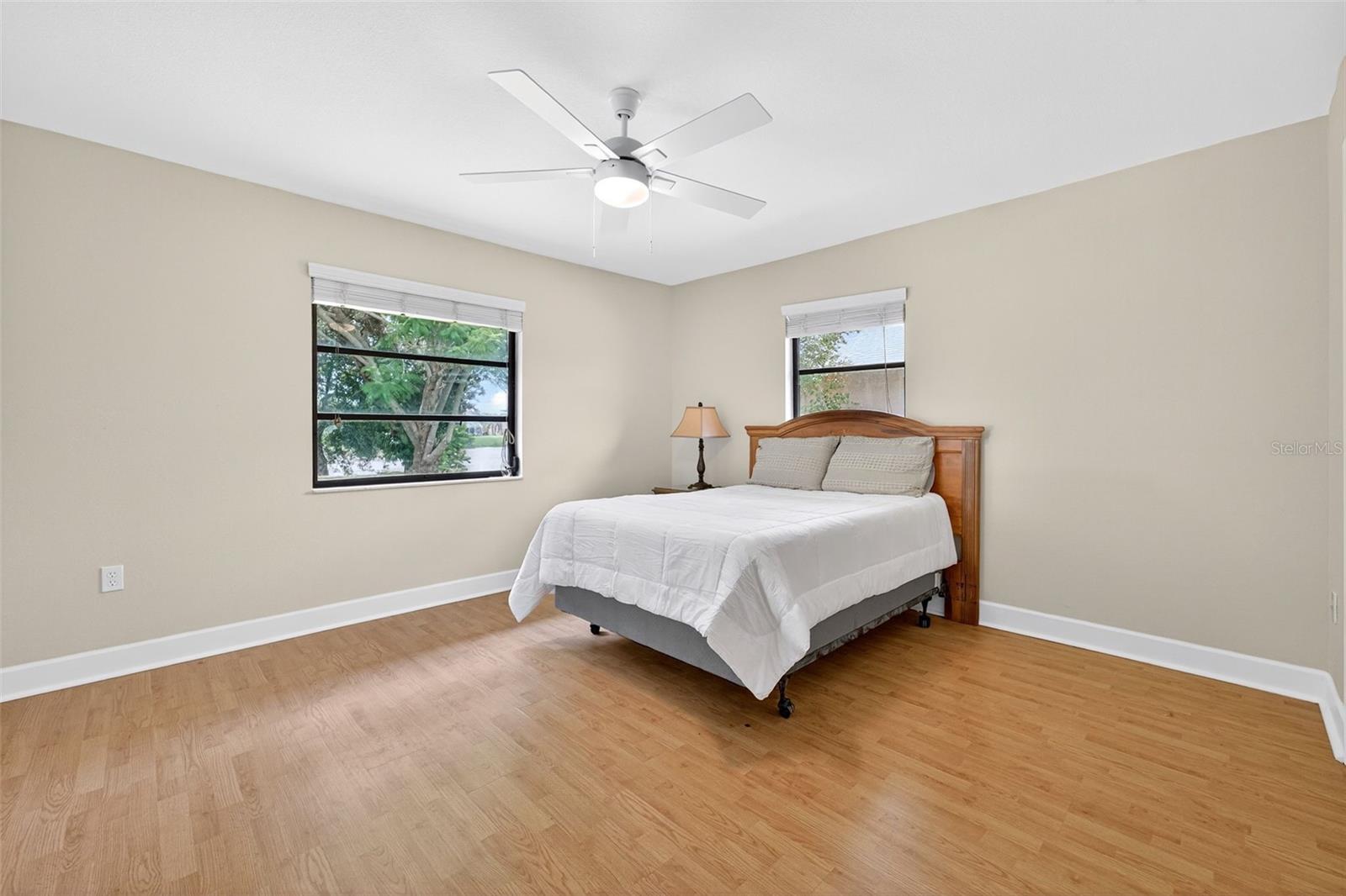 Image 31 of 51 For 23263 Bark Avenue