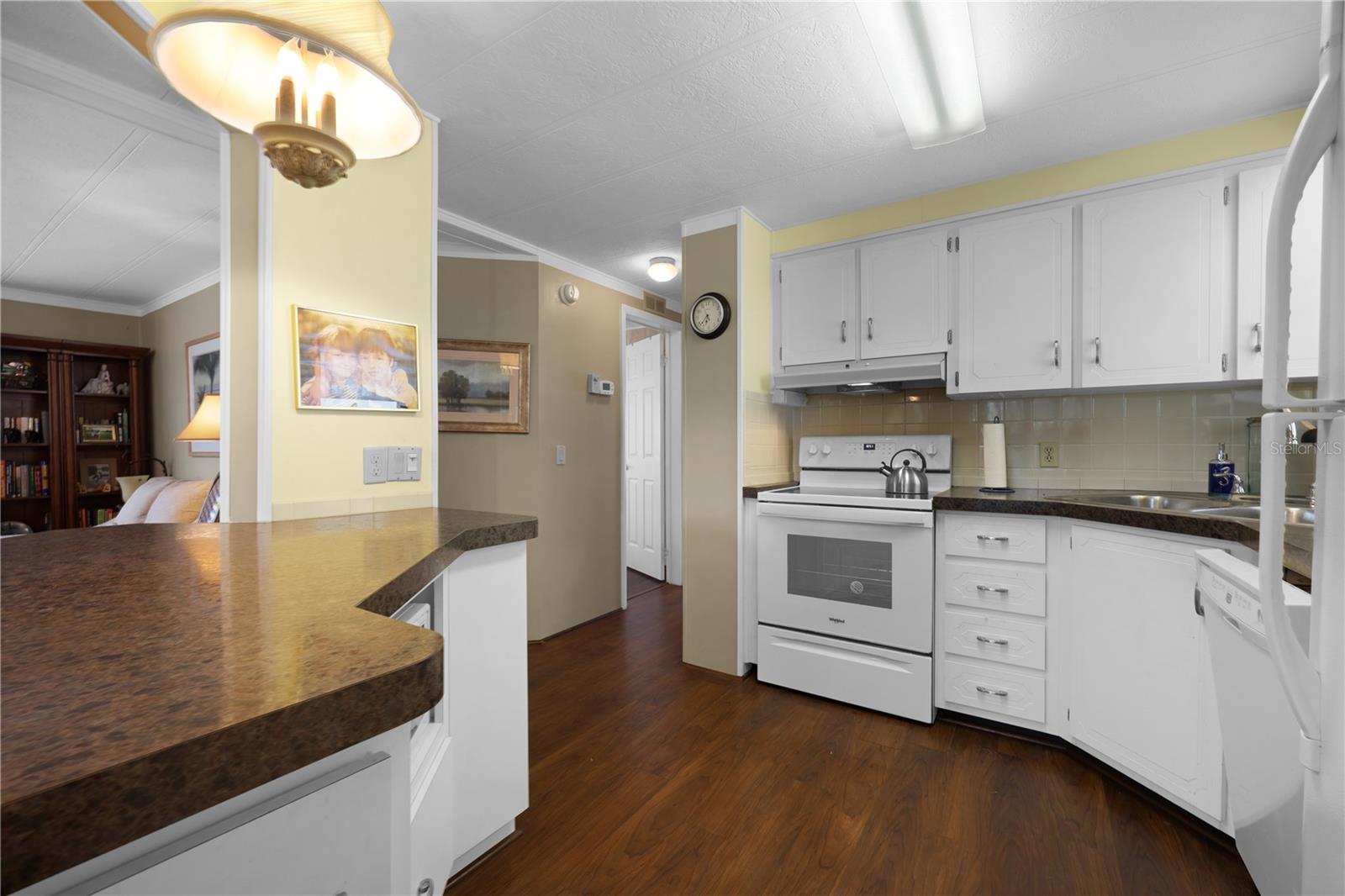 Image 15 of 97 For 2100 Kings Highway 721