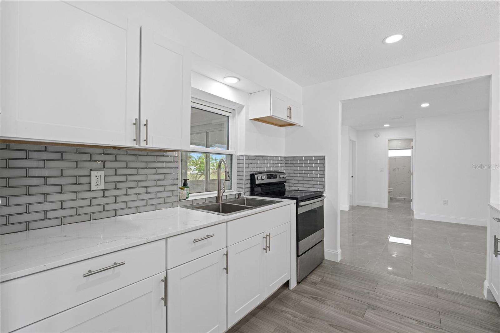 Image 13 of 42 For 22457 Oceanside Avenue