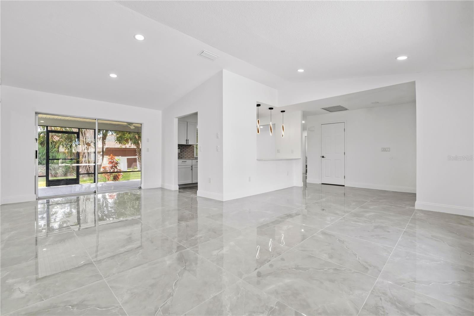 Image 16 of 42 For 22457 Oceanside Avenue