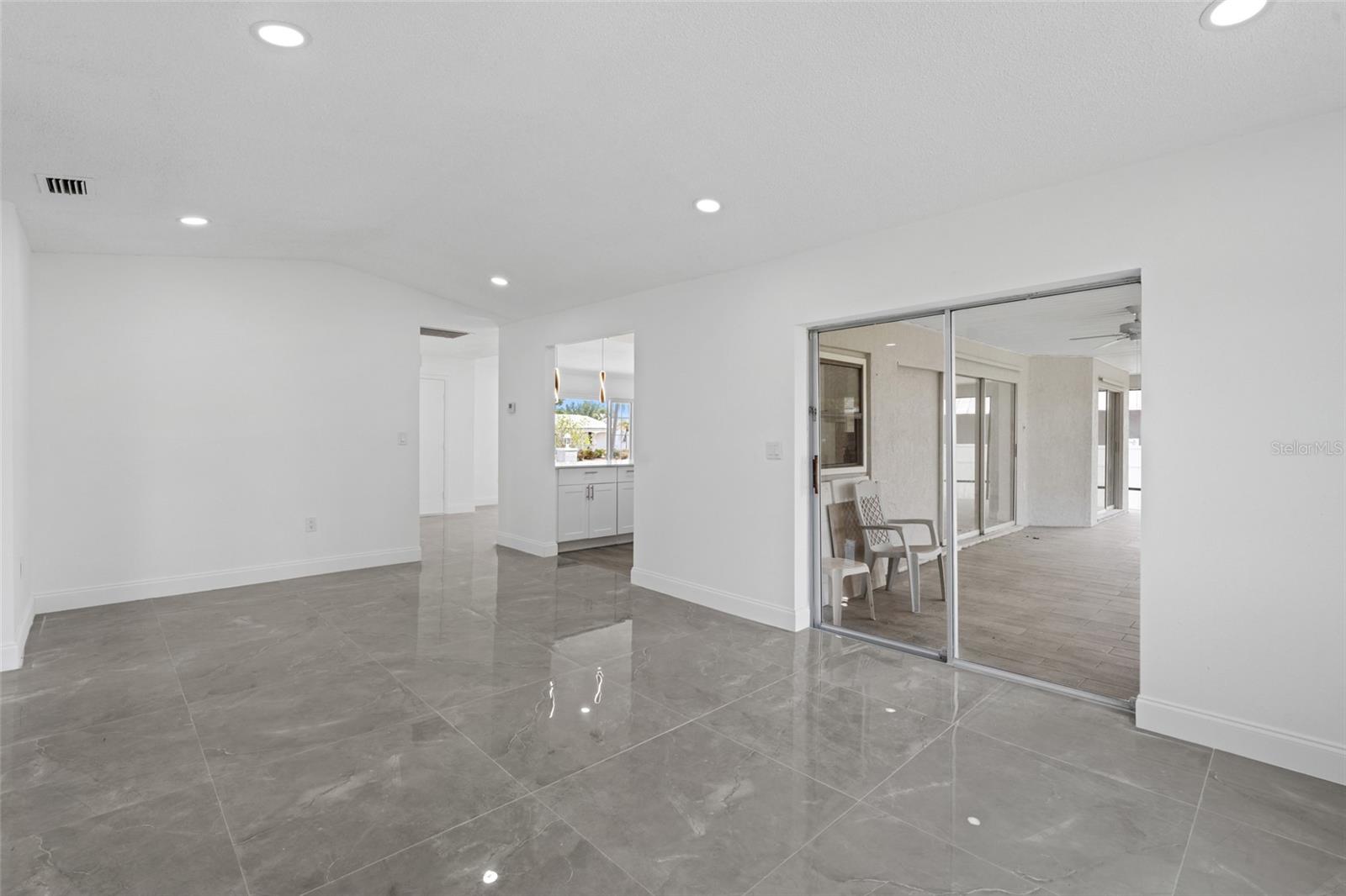 Image 17 of 42 For 22457 Oceanside Avenue