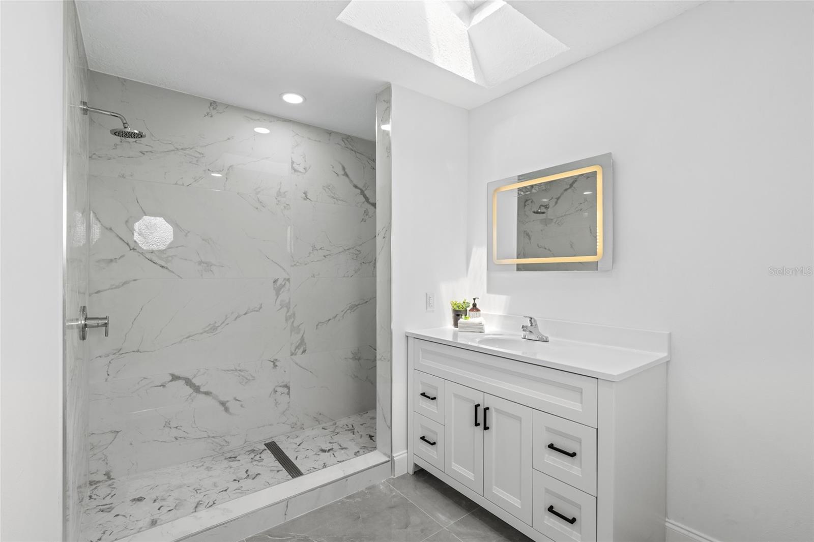 Image 22 of 42 For 22457 Oceanside Avenue