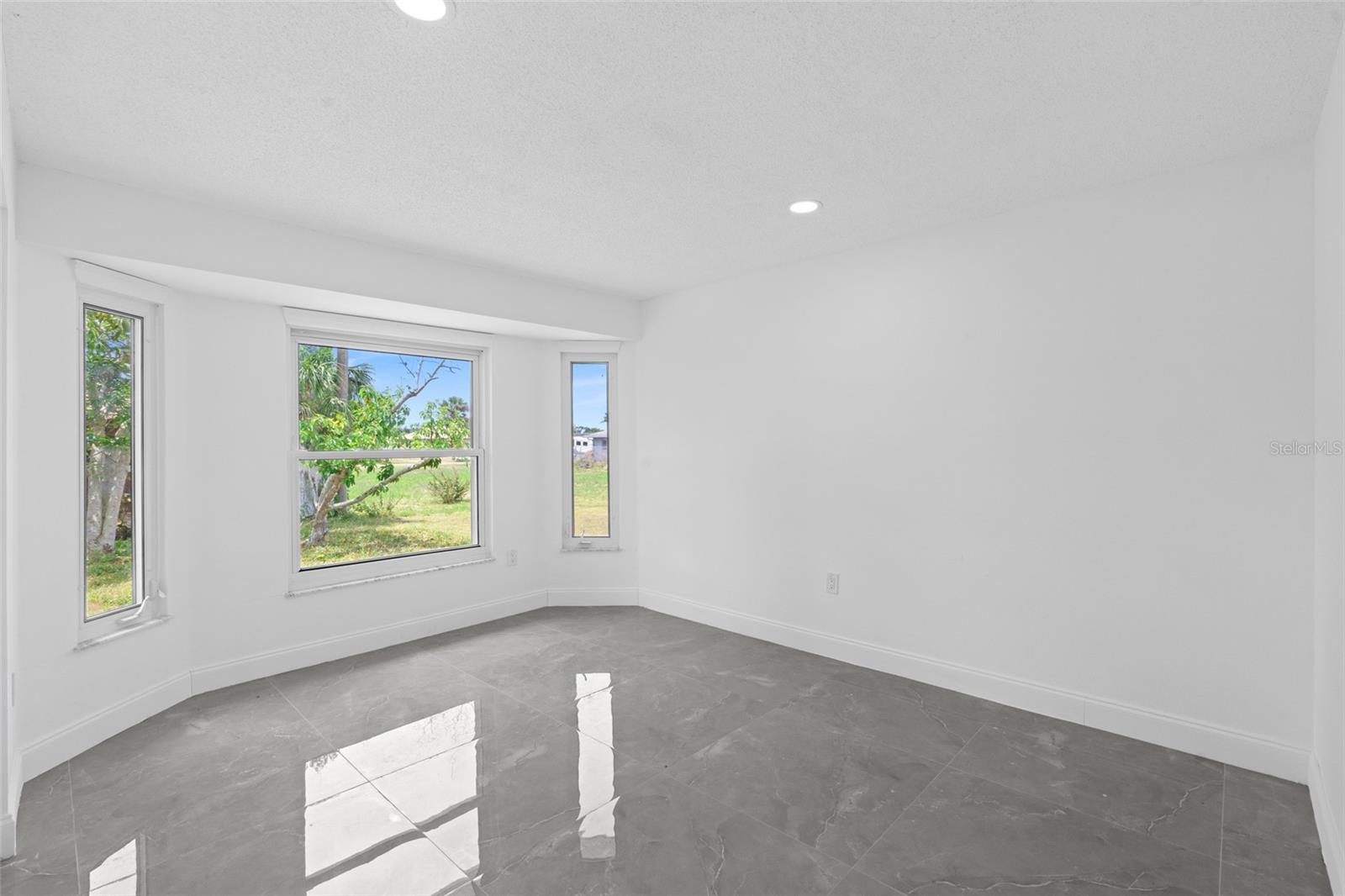 Image 28 of 42 For 22457 Oceanside Avenue