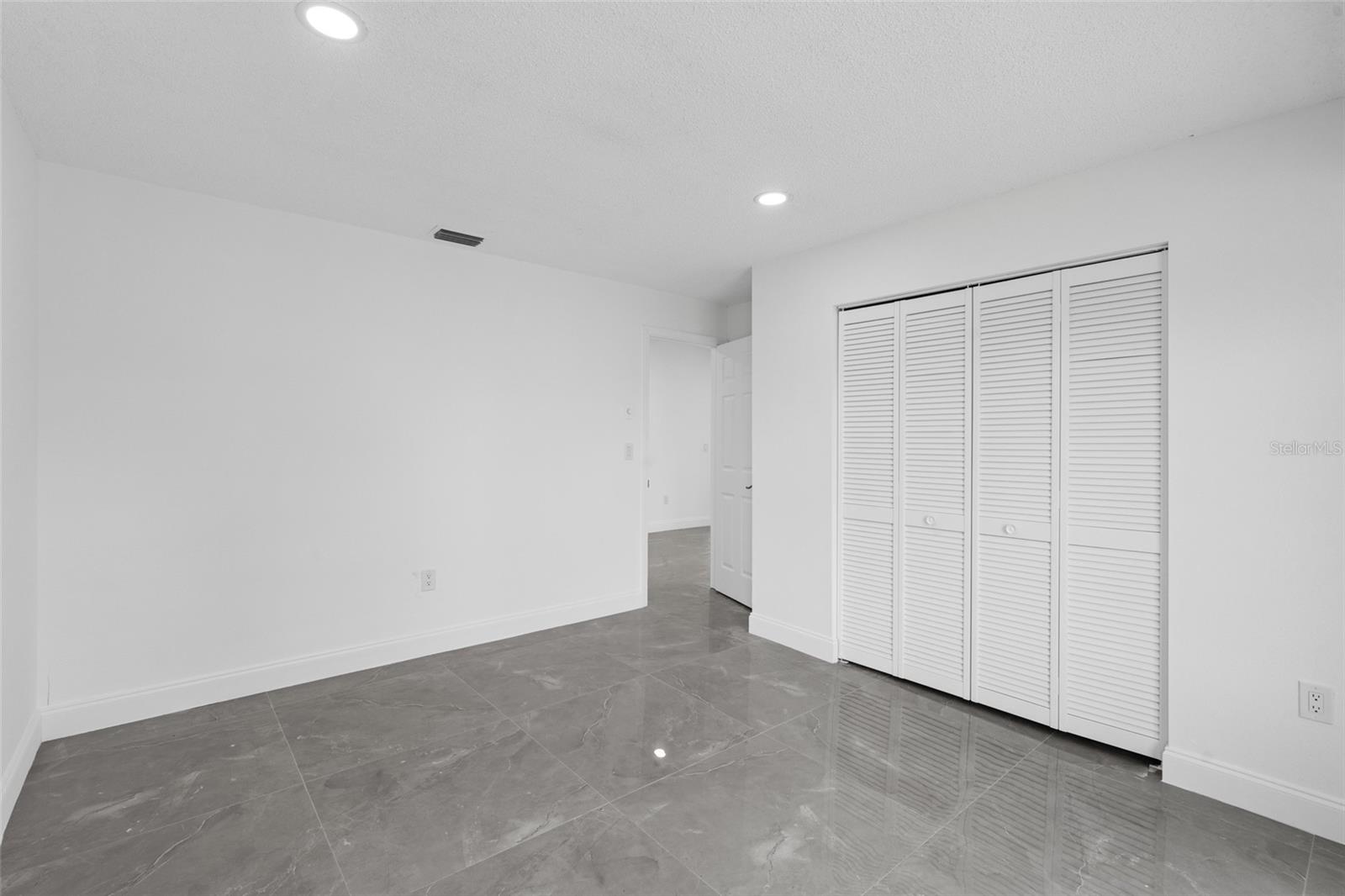 Image 29 of 42 For 22457 Oceanside Avenue