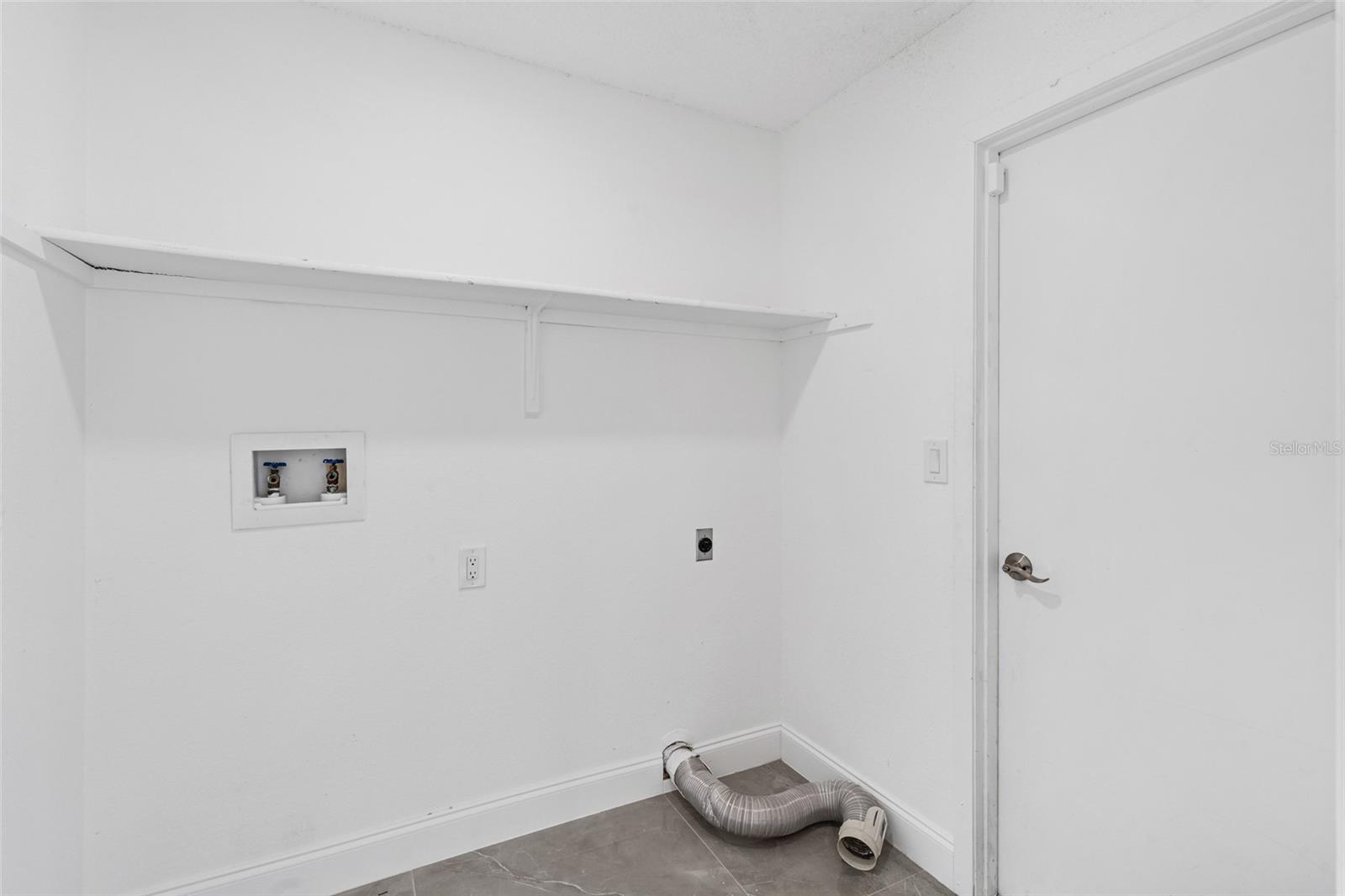 Image 35 of 42 For 22457 Oceanside Avenue