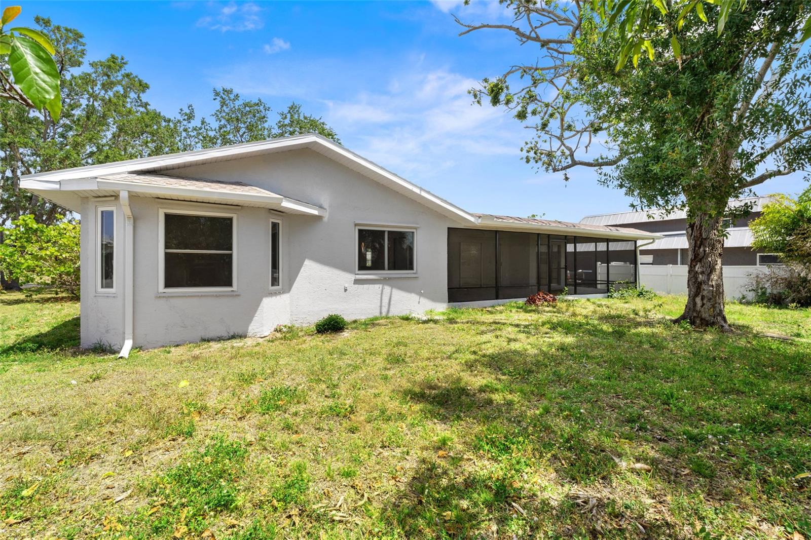 Image 36 of 42 For 22457 Oceanside Avenue