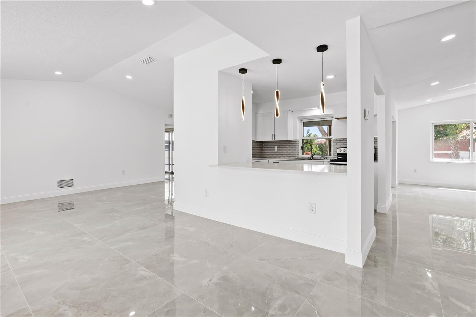 Image 9 of 42 For 22457 Oceanside Avenue