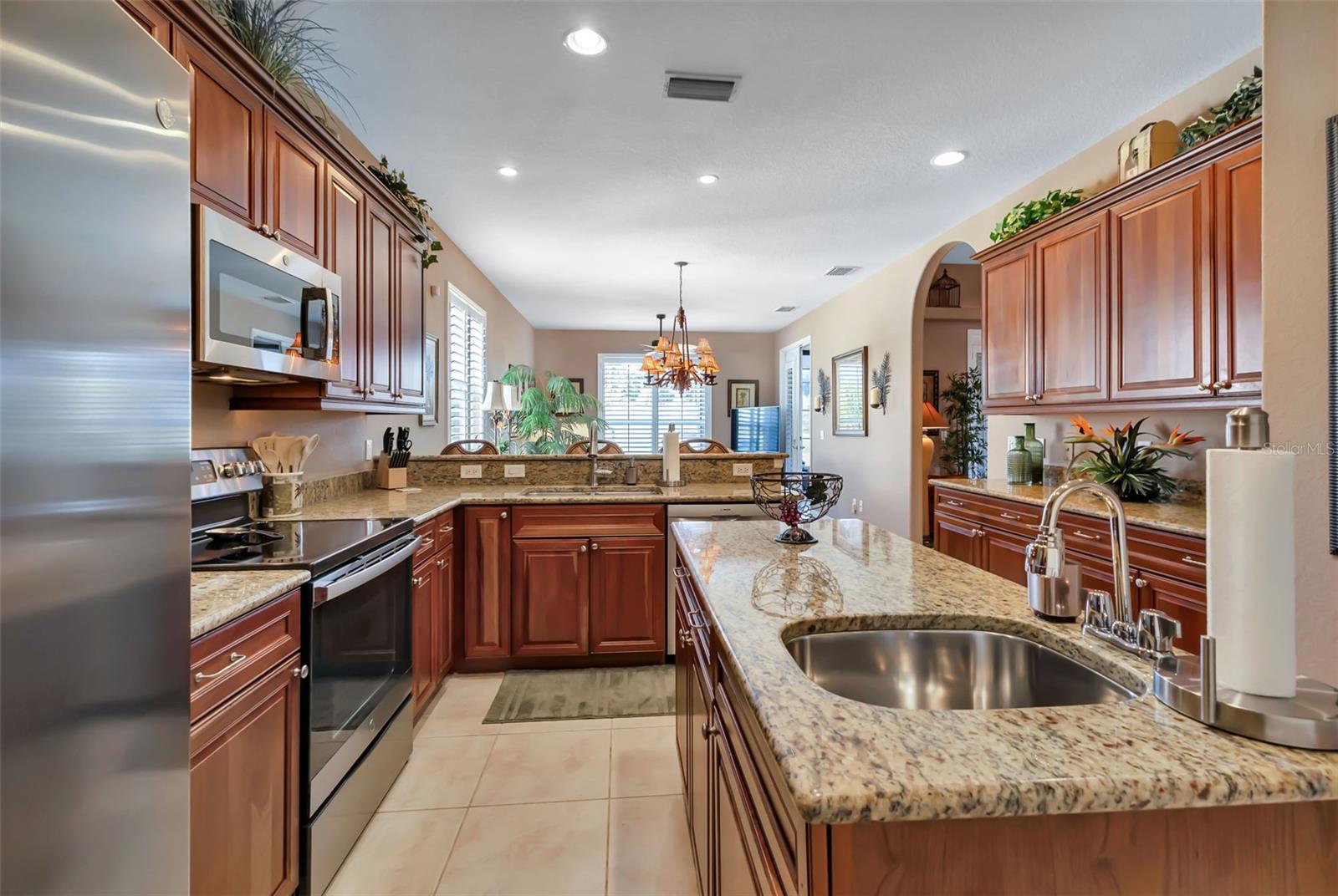 Image 12 of 50 For 24588 Buckingham Way
