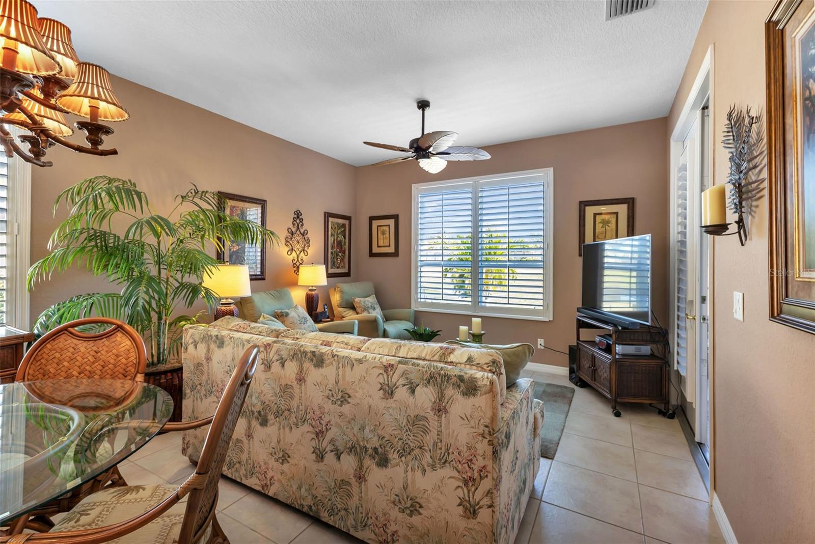 Image 15 of 50 For 24588 Buckingham Way
