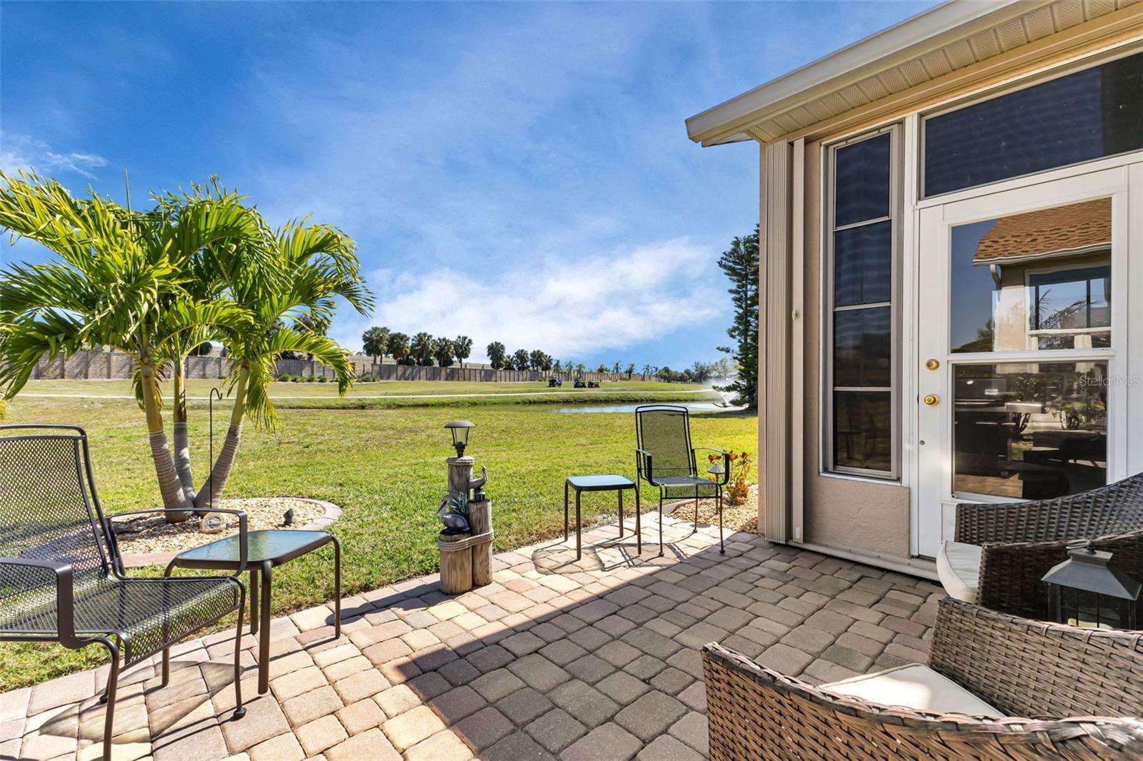 Image 17 of 50 For 24588 Buckingham Way