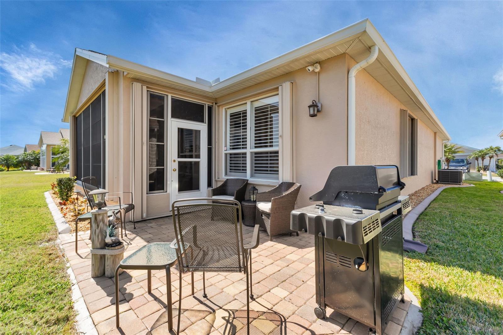 Image 18 of 50 For 24588 Buckingham Way