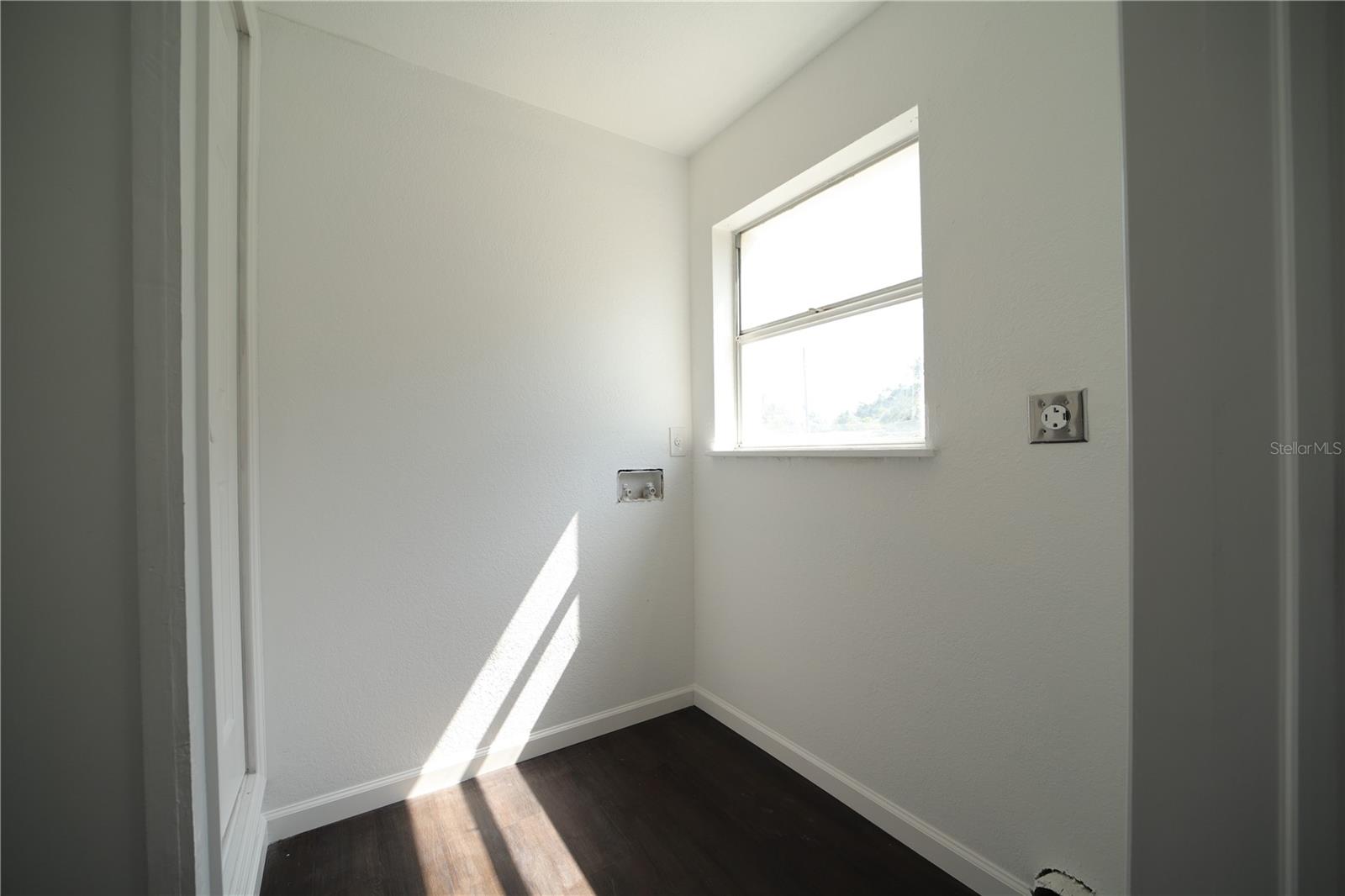 Image 10 of 10 For 514 Showalter Avenue