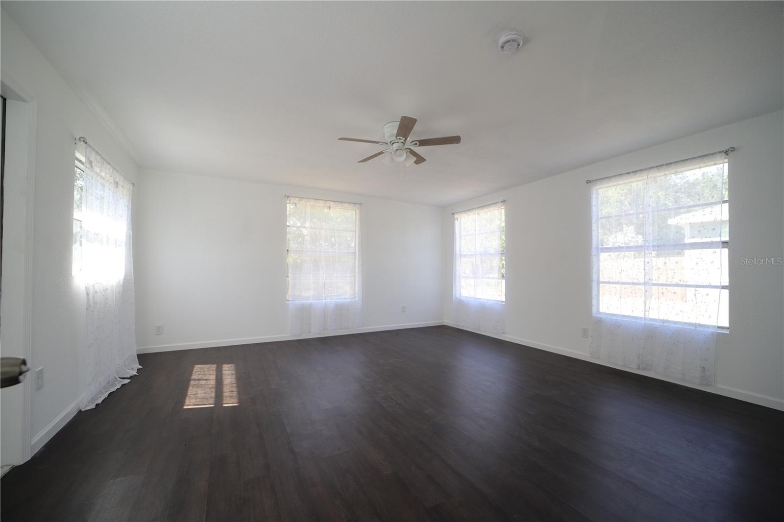 Image 7 of 10 For 514 Showalter Avenue