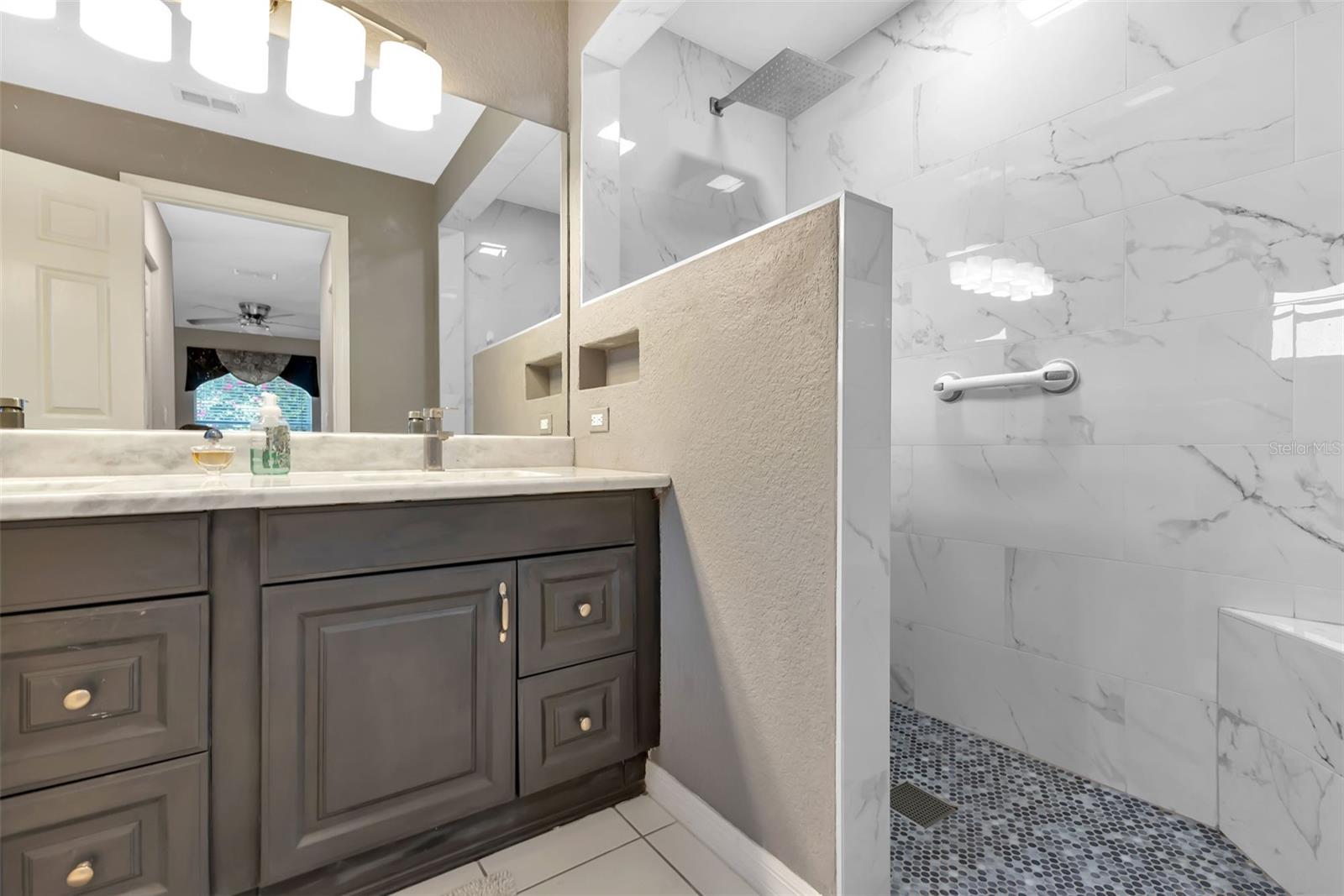 Image 17 of 44 For 24055 Buckingham Way