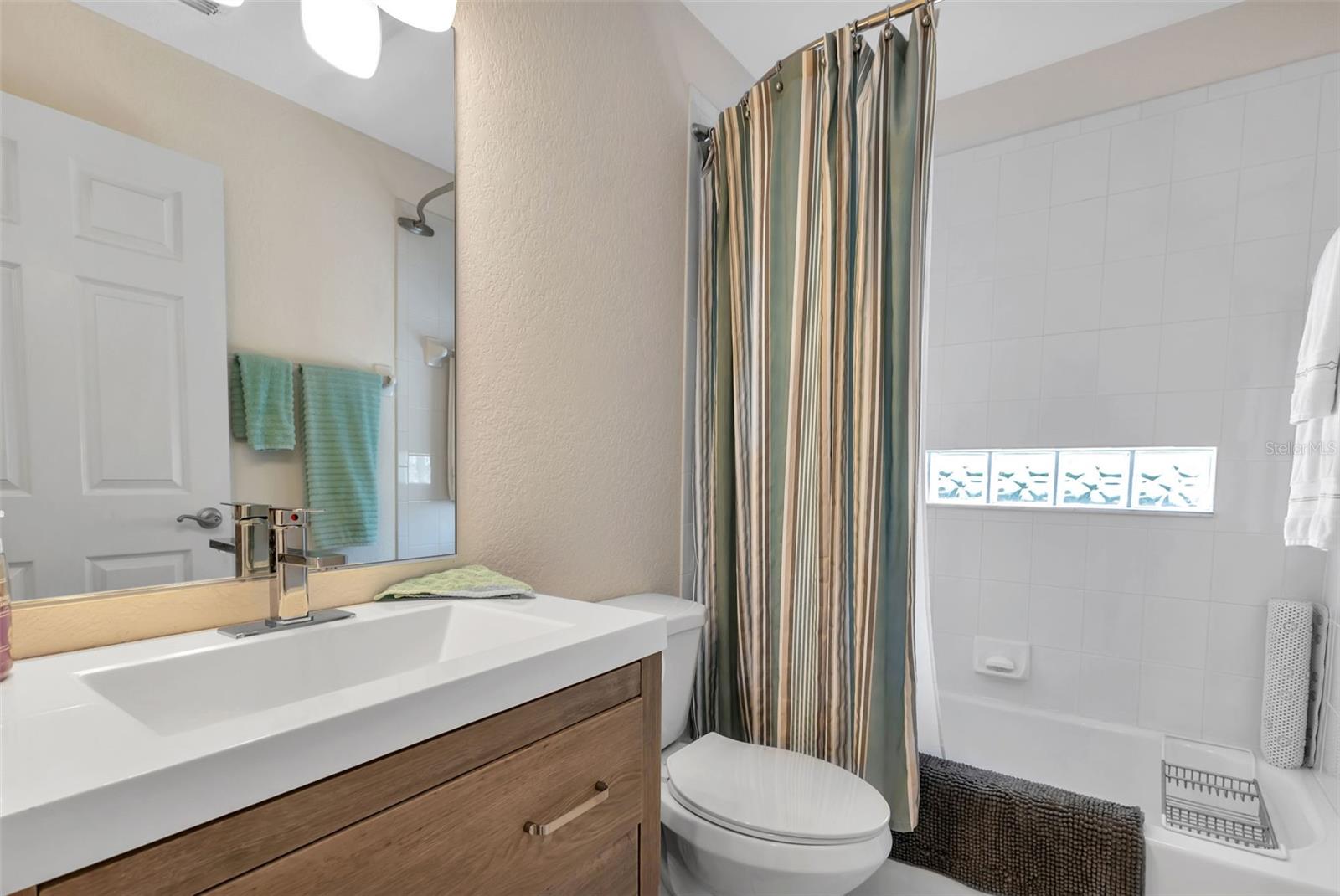 Image 19 of 44 For 24055 Buckingham Way