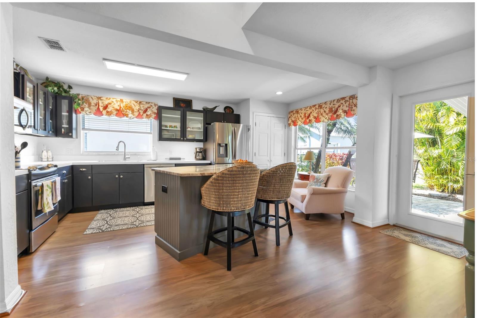 Image 7 of 44 For 24055 Buckingham Way