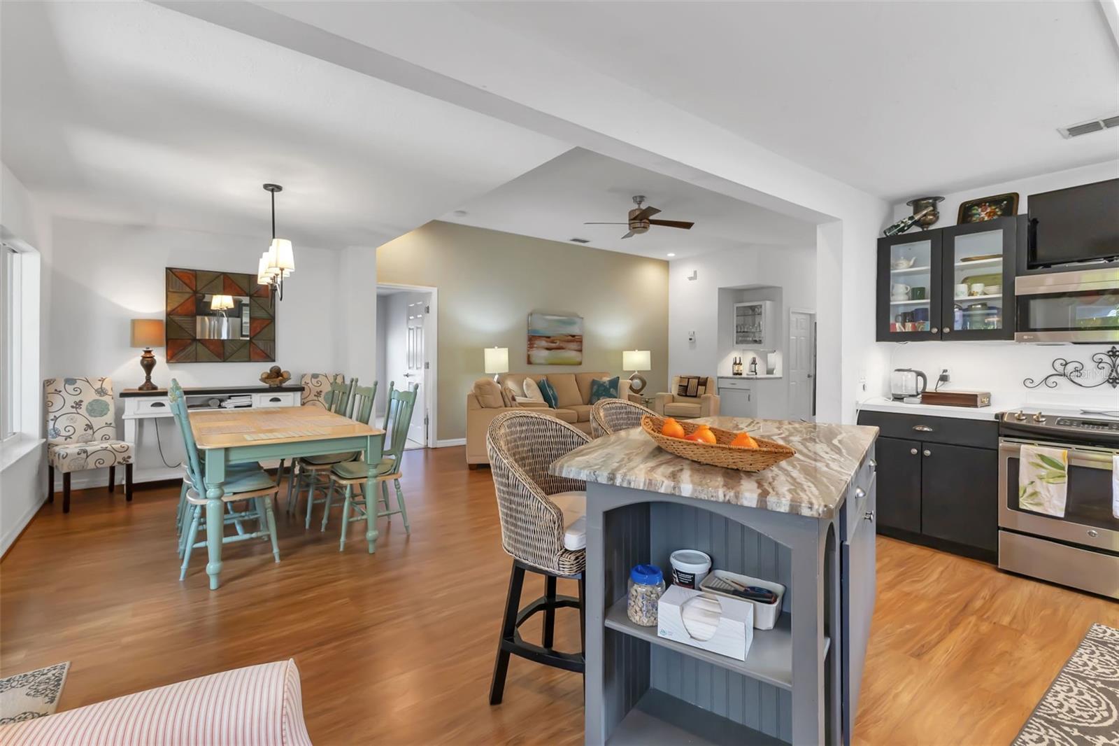 Image 8 of 44 For 24055 Buckingham Way