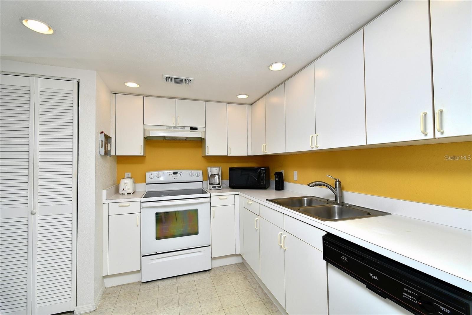 Image 13 of 30 For 1051 Forrest Nelson Boulevard M-203