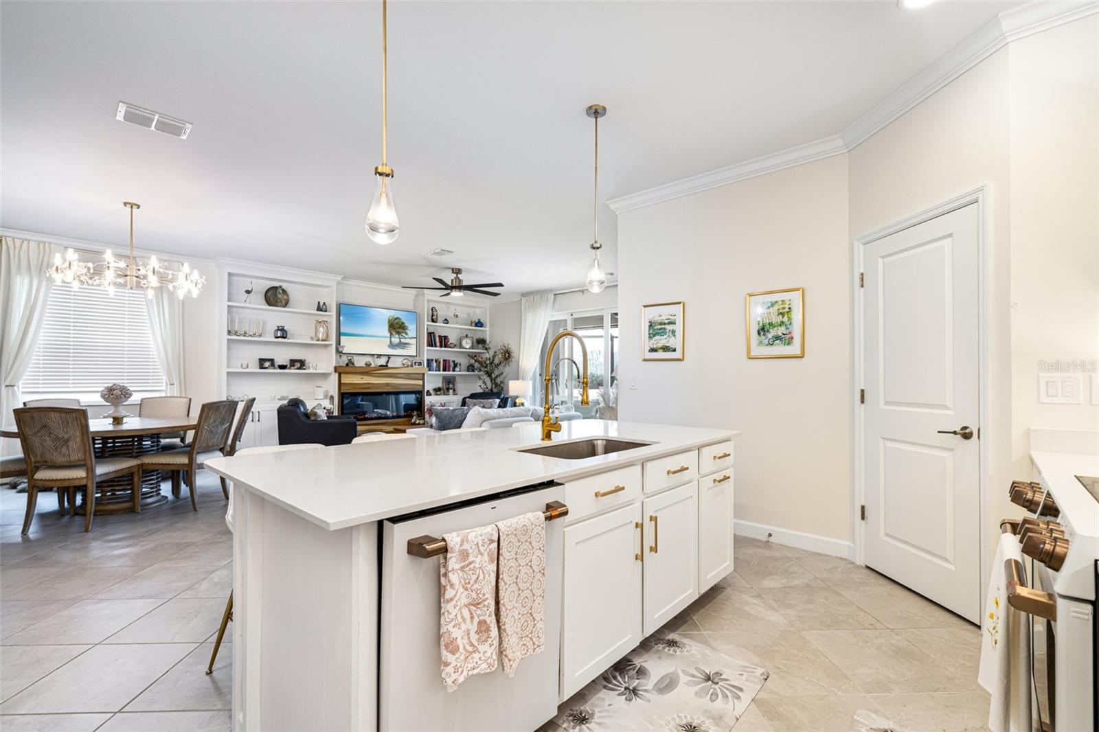 Image 11 of 32 For 17424 Muscat Lane