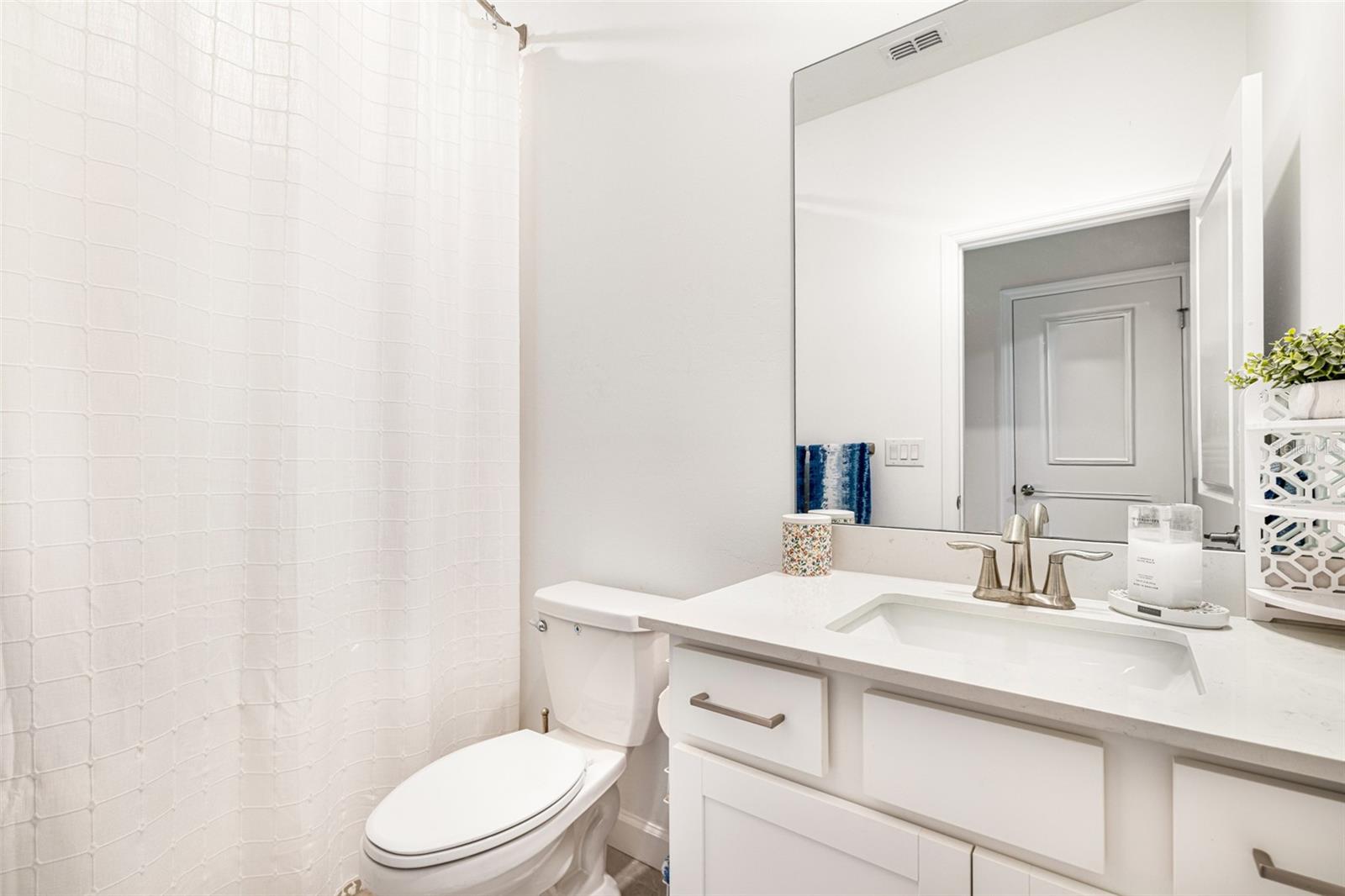 Image 20 of 32 For 17424 Muscat Lane