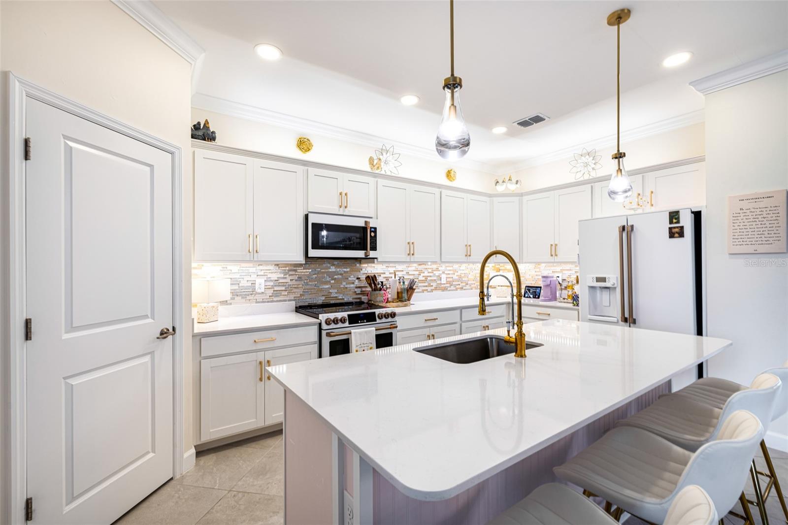 Image 9 of 32 For 17424 Muscat Lane