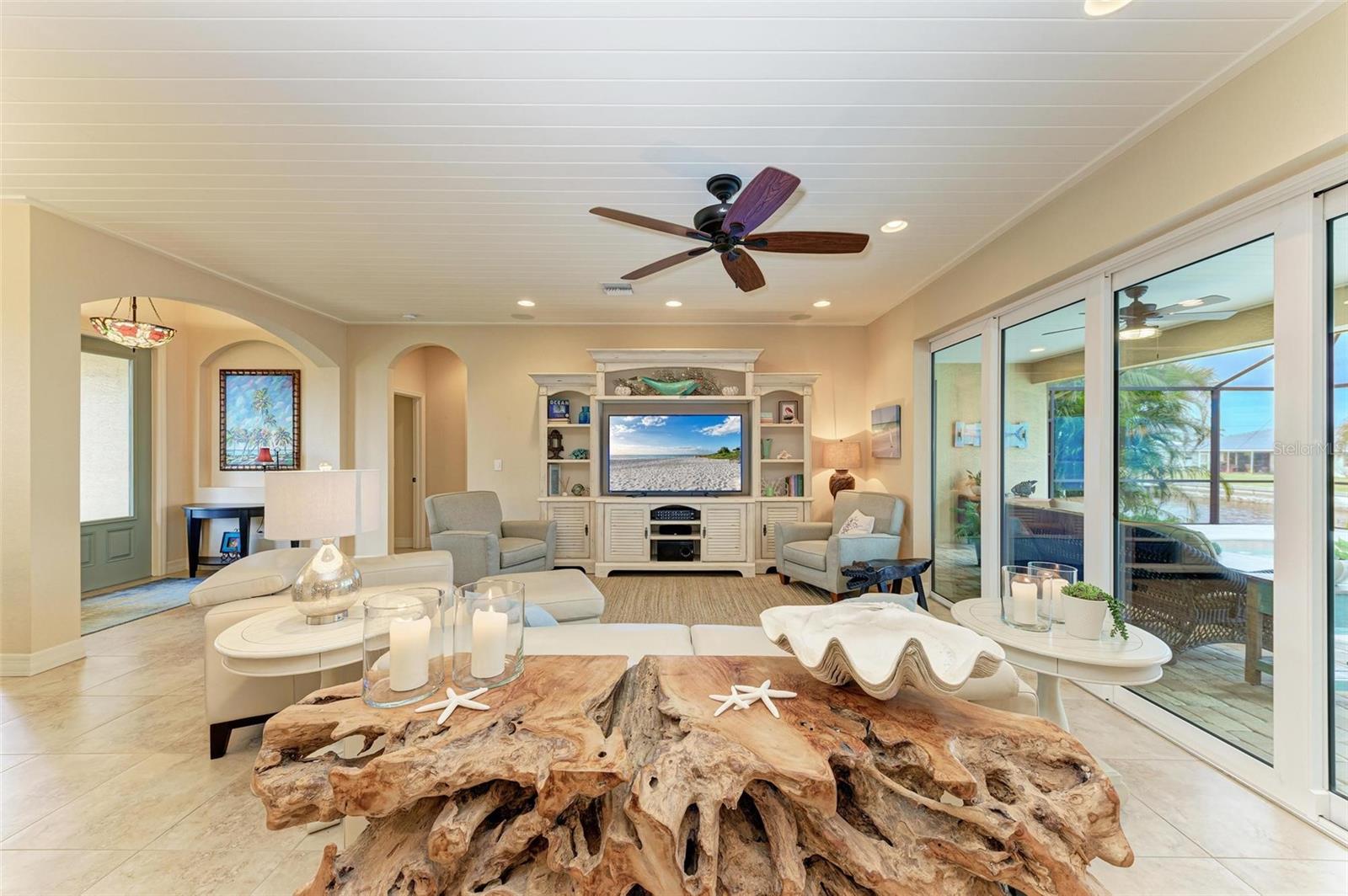 Image 14 of 75 For 2064 El Cerito Court