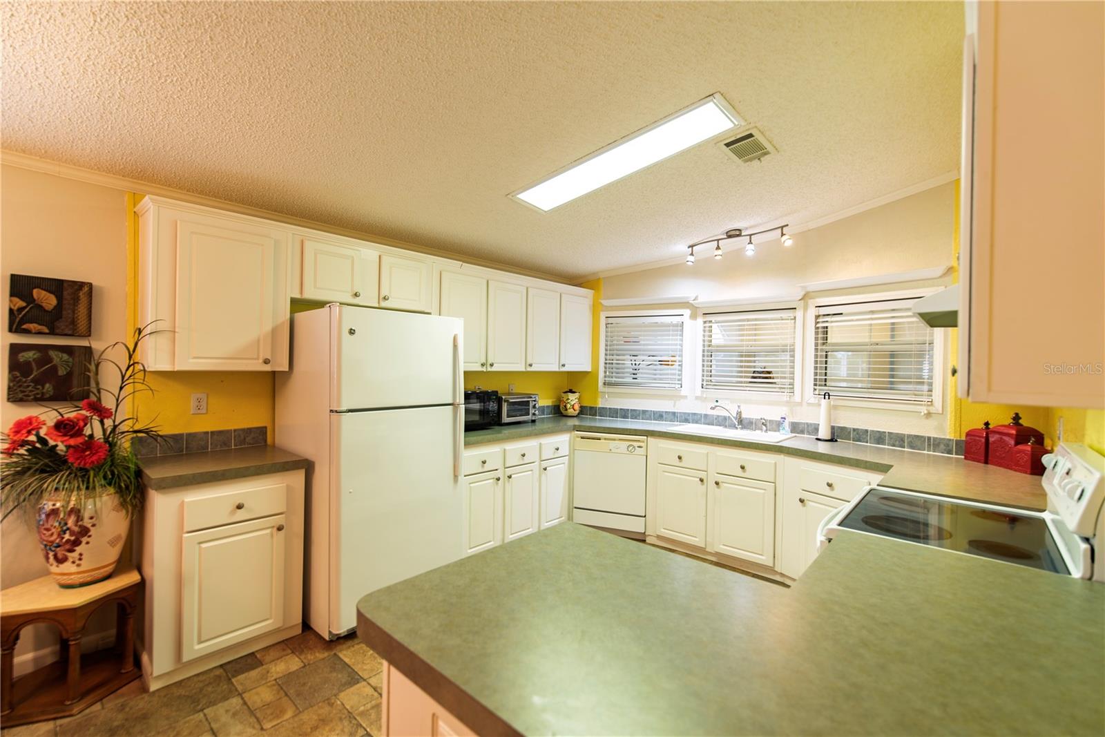 Image 5 of 25 For 29 Amsterdam Avenue