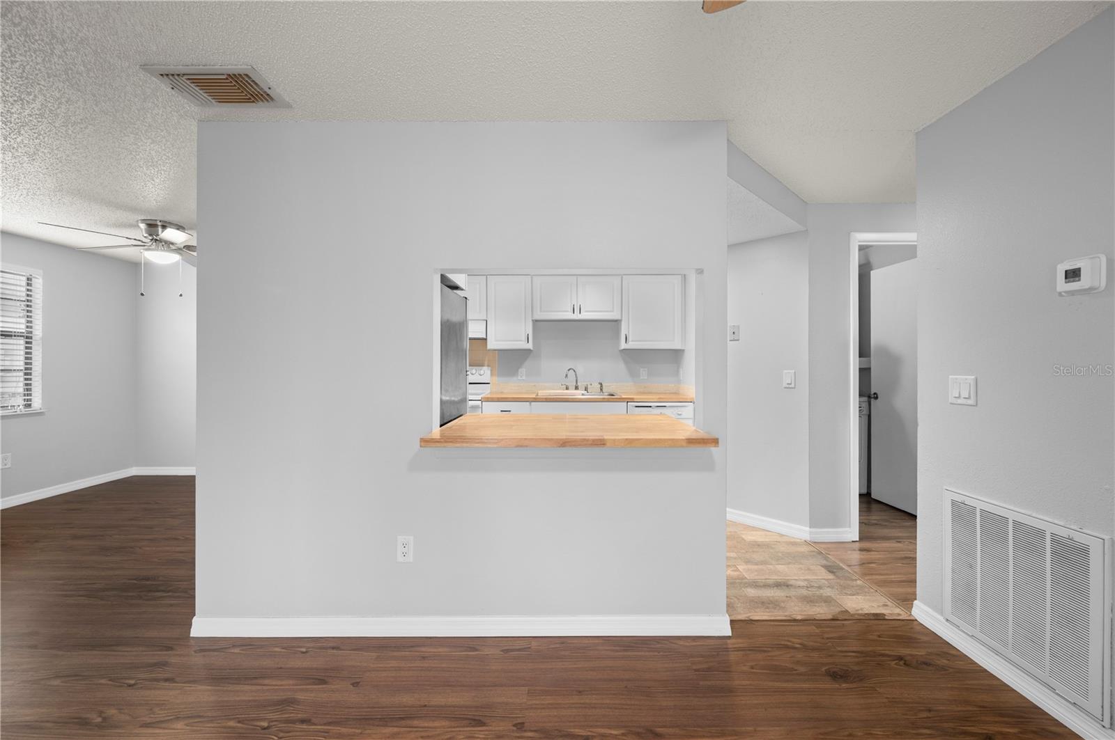 Image 20 of 44 For 4022 Beaver Lane 900h