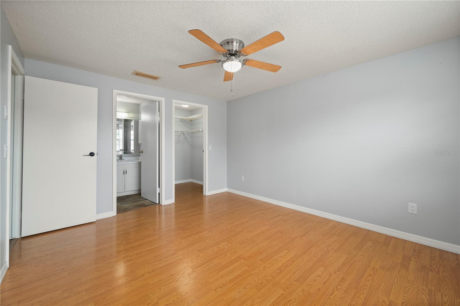 Image 27 of 44 For 4022 Beaver Lane 900h