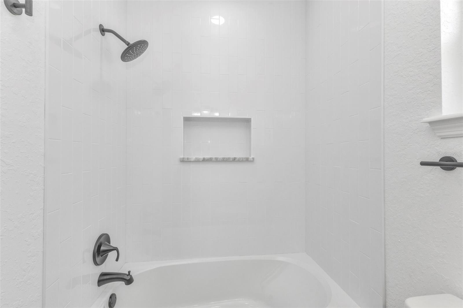 Image 31 of 33 For 415 Carmalita Street 112