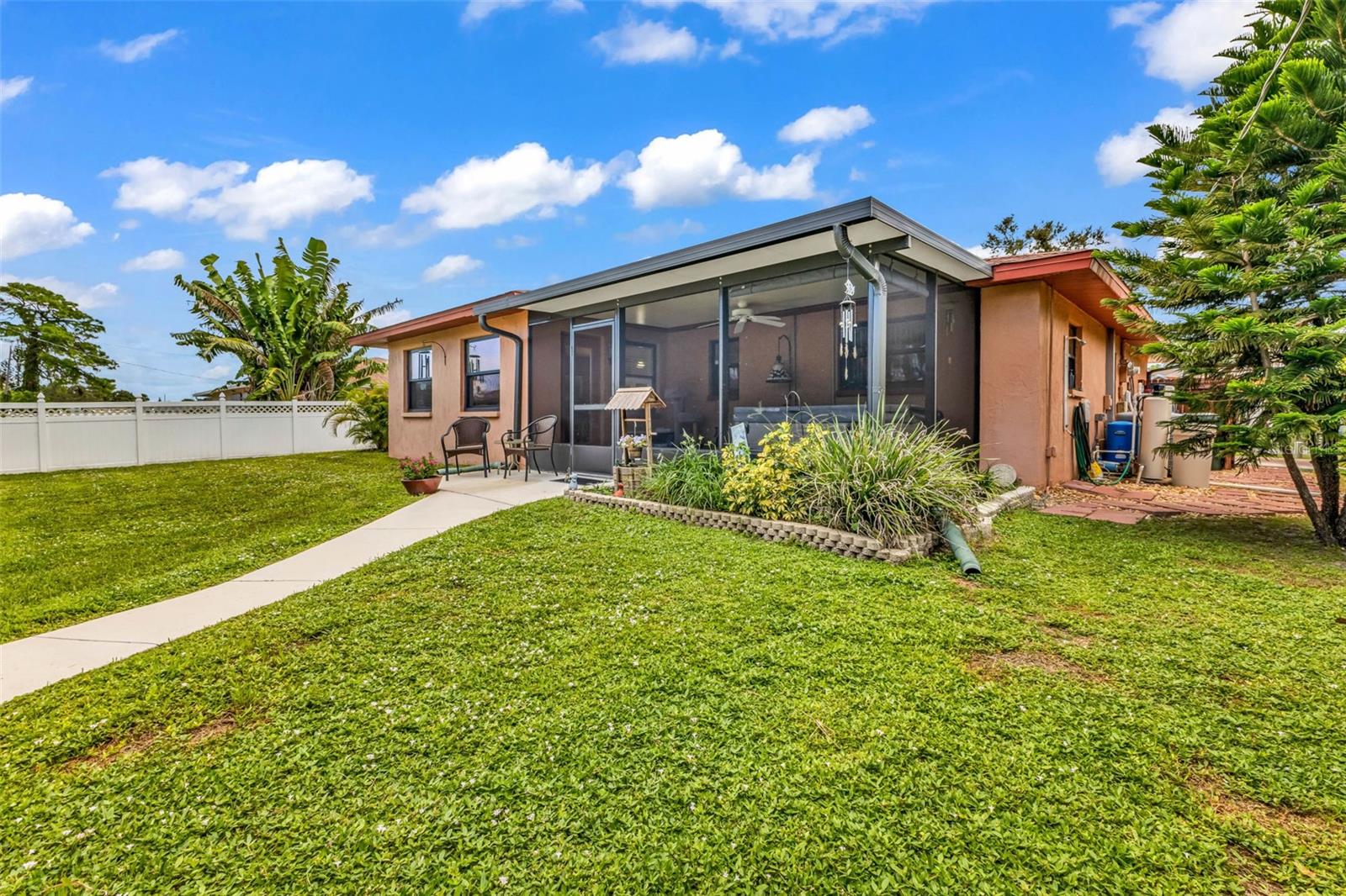 Image 33 of 42 For 960 Porpoise Road