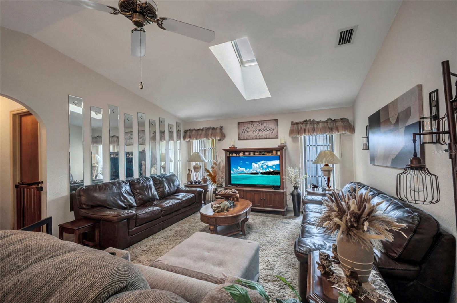 Image 13 of 36 For 124 Bedford Drive Ne