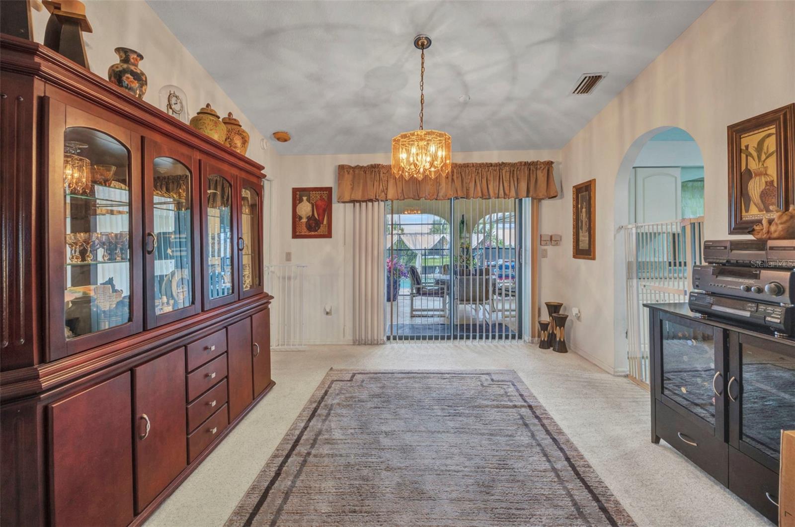 Image 18 of 36 For 124 Bedford Drive Ne