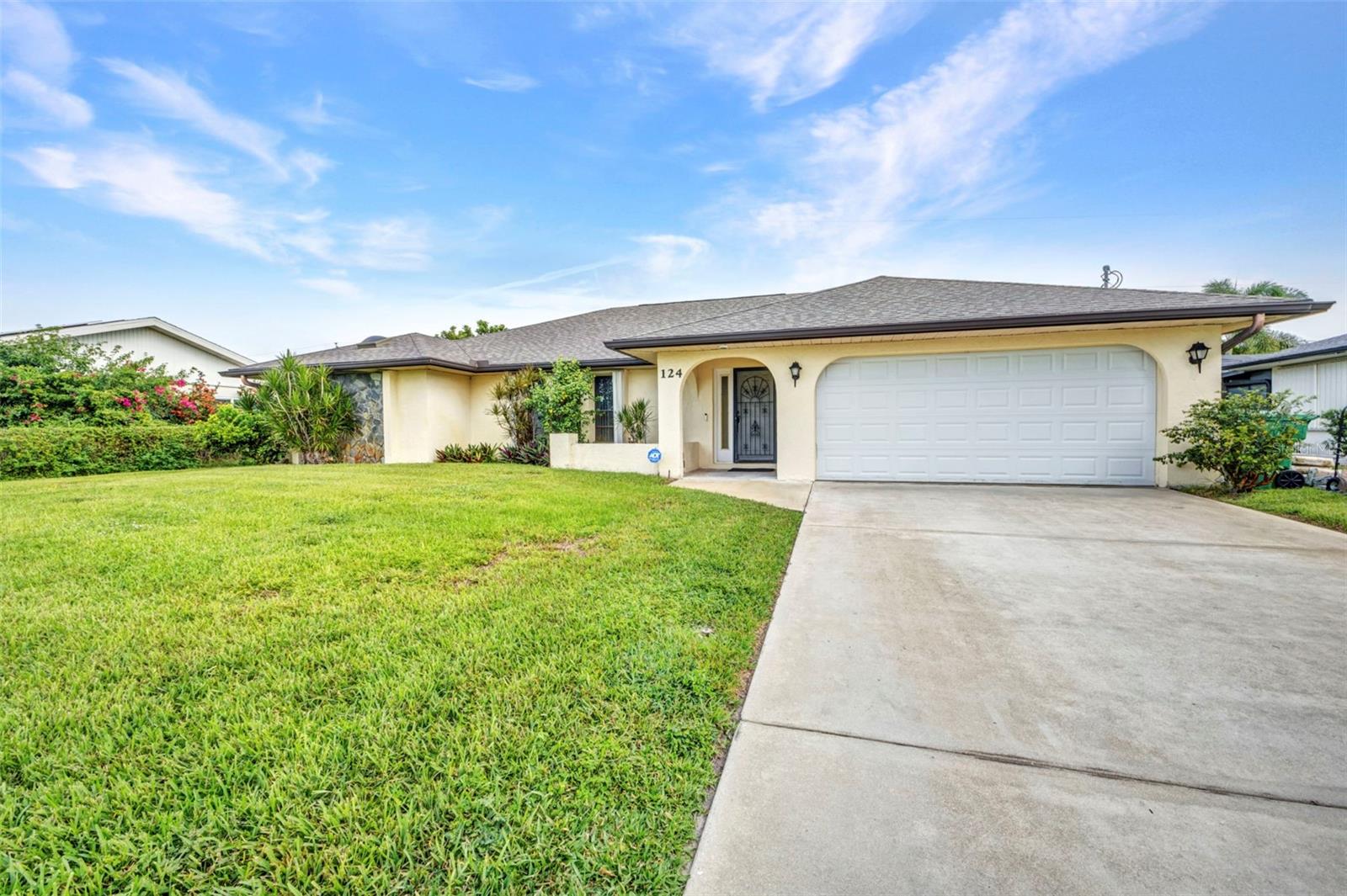 Image 2 of 36 For 124 Bedford Drive Ne