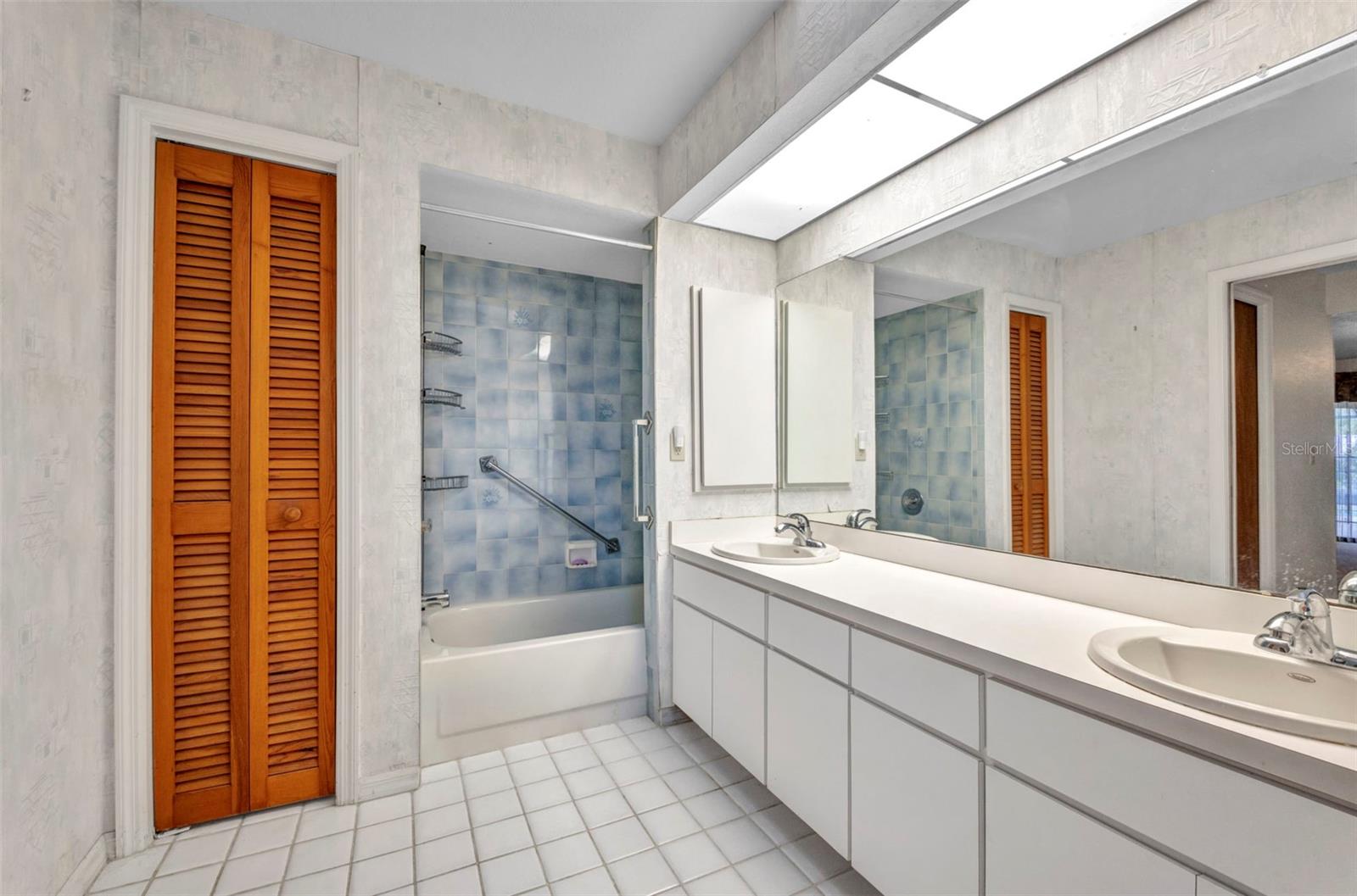 Image 20 of 36 For 124 Bedford Drive Ne