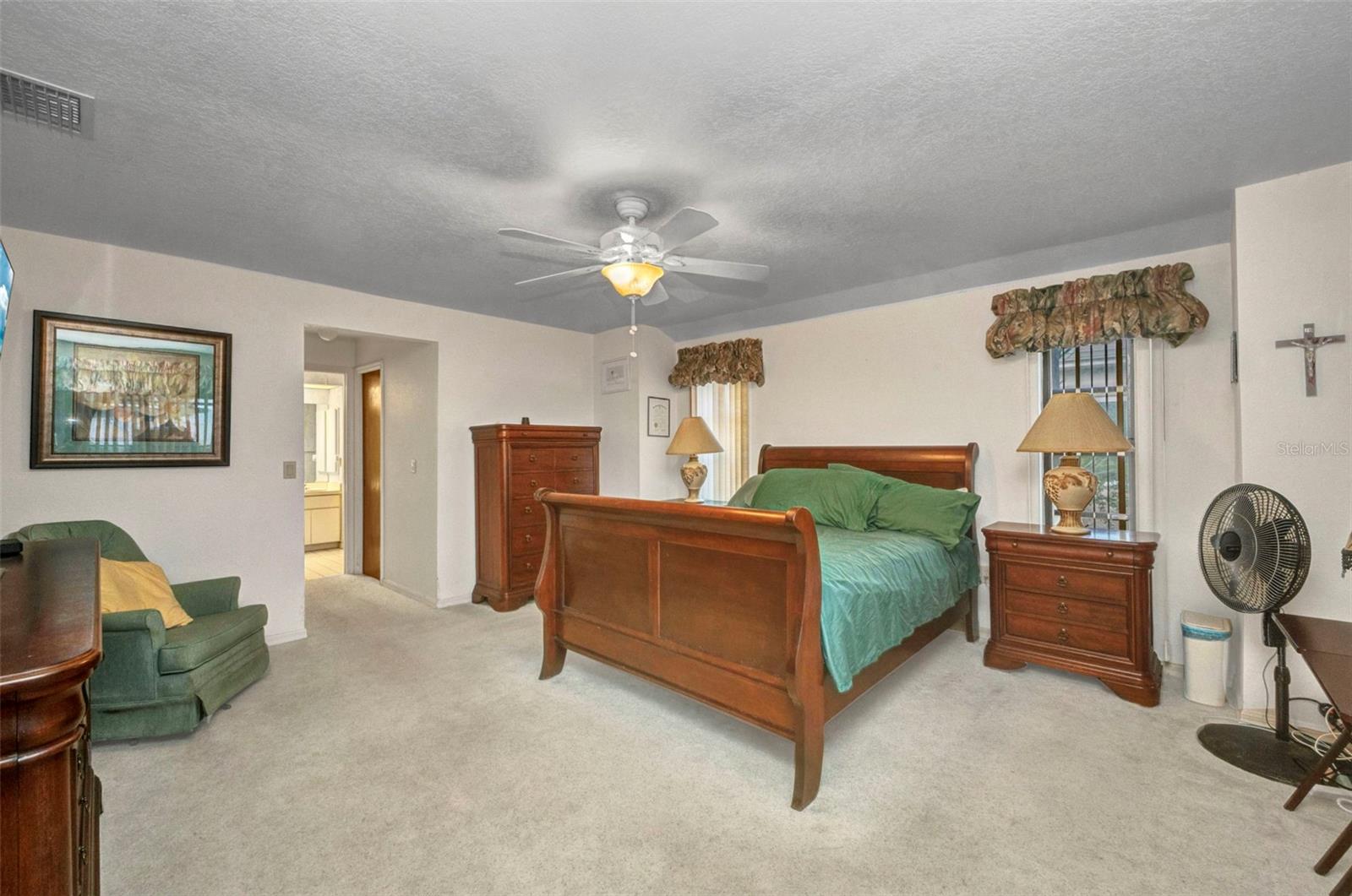 Image 23 of 36 For 124 Bedford Drive Ne