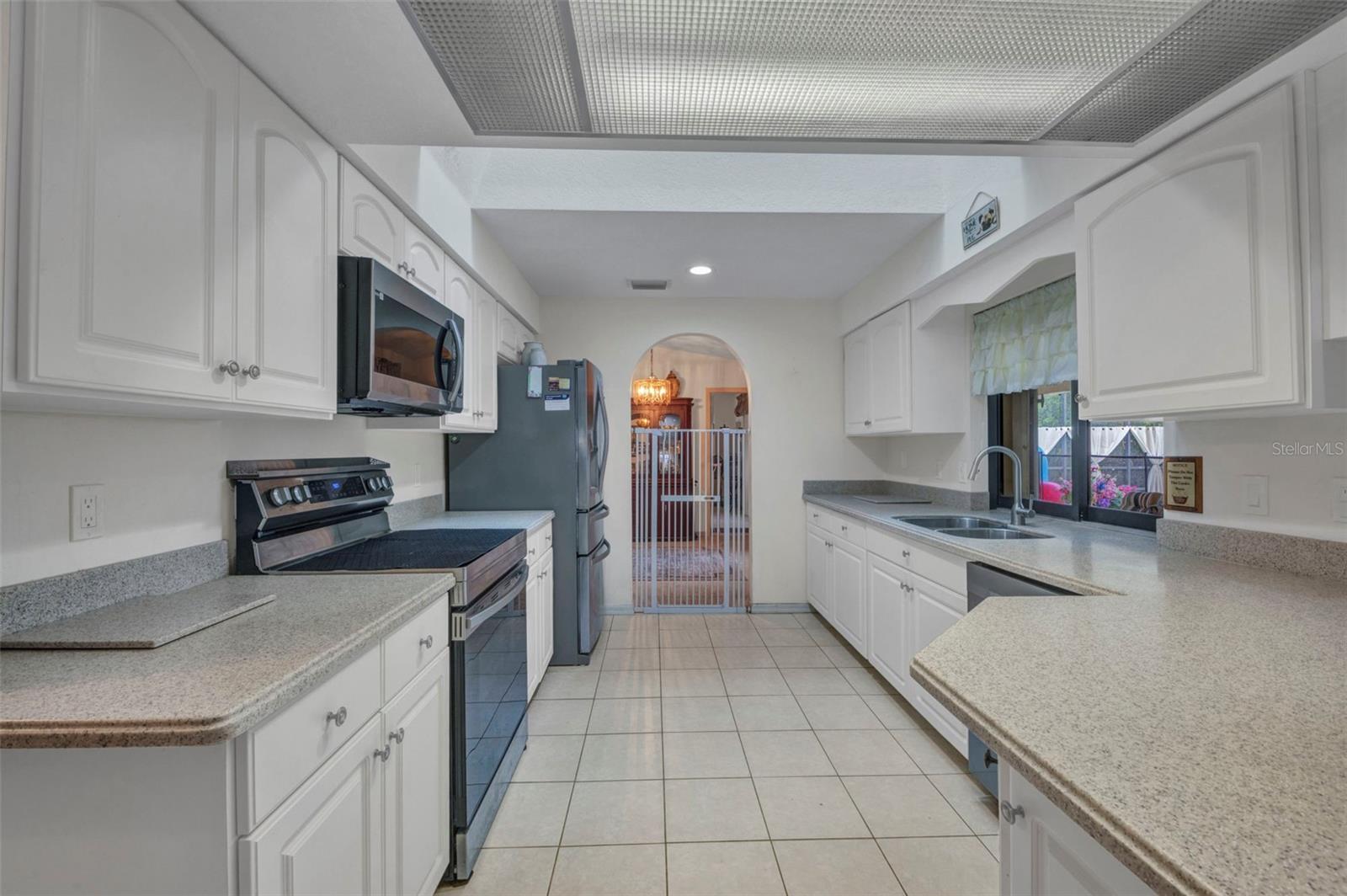 Image 25 of 36 For 124 Bedford Drive Ne