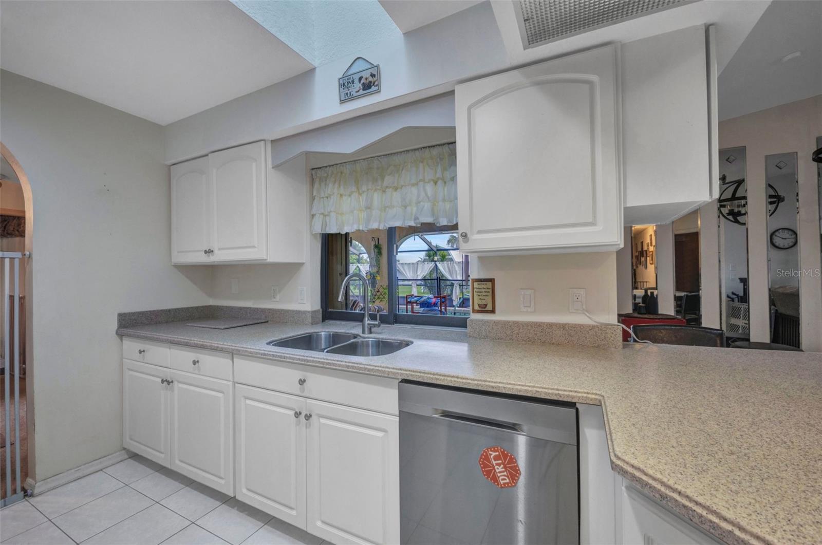 Image 26 of 36 For 124 Bedford Drive Ne