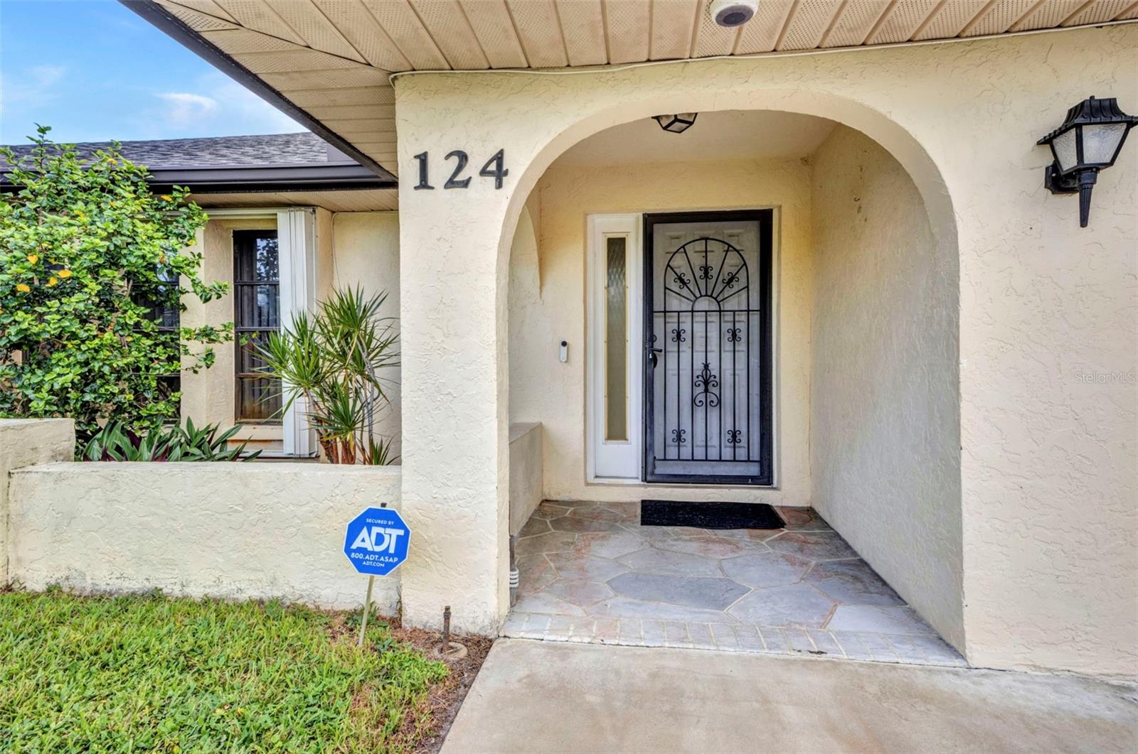 Image 6 of 36 For 124 Bedford Drive Ne