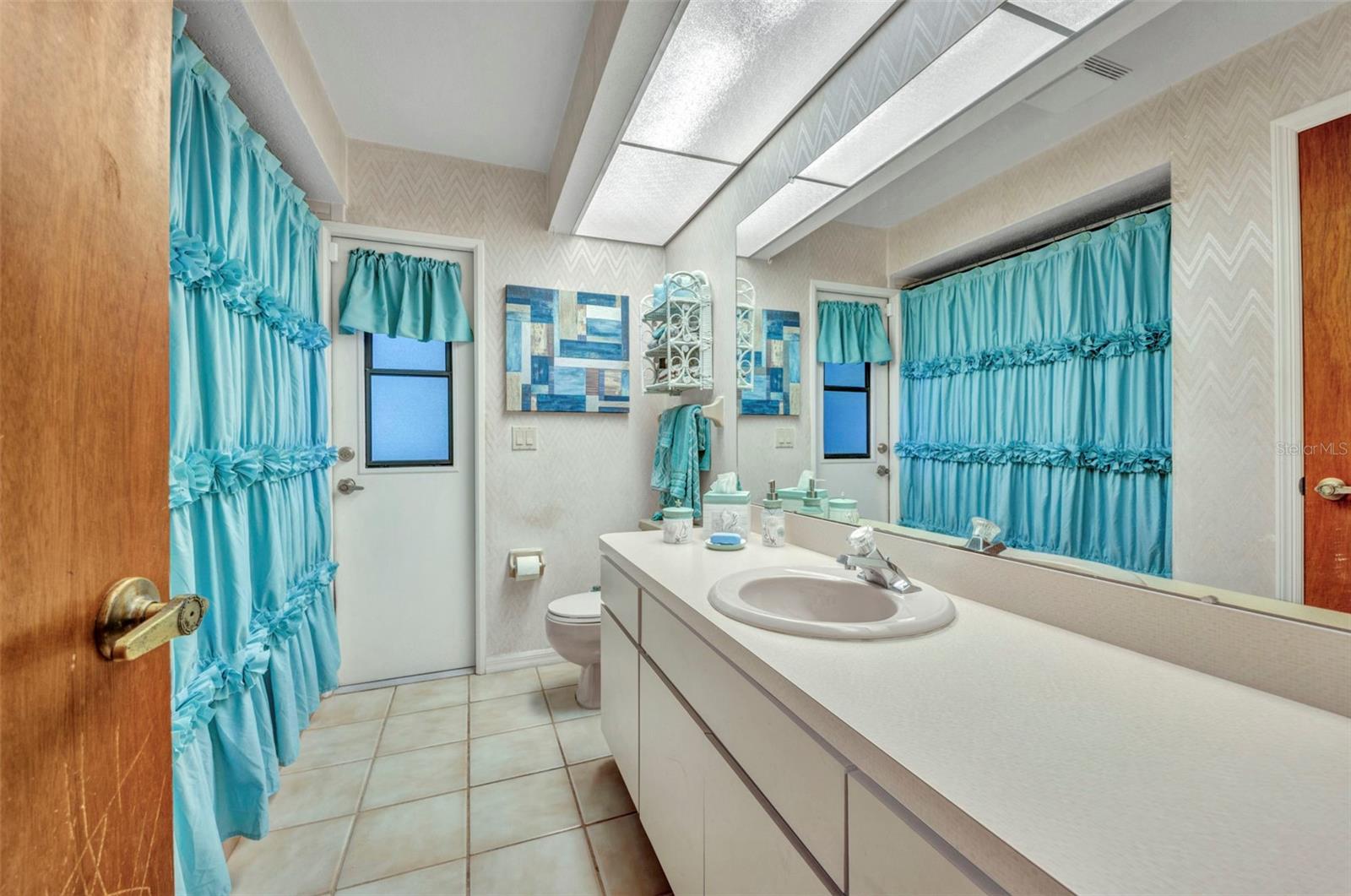 Image 7 of 36 For 124 Bedford Drive Ne