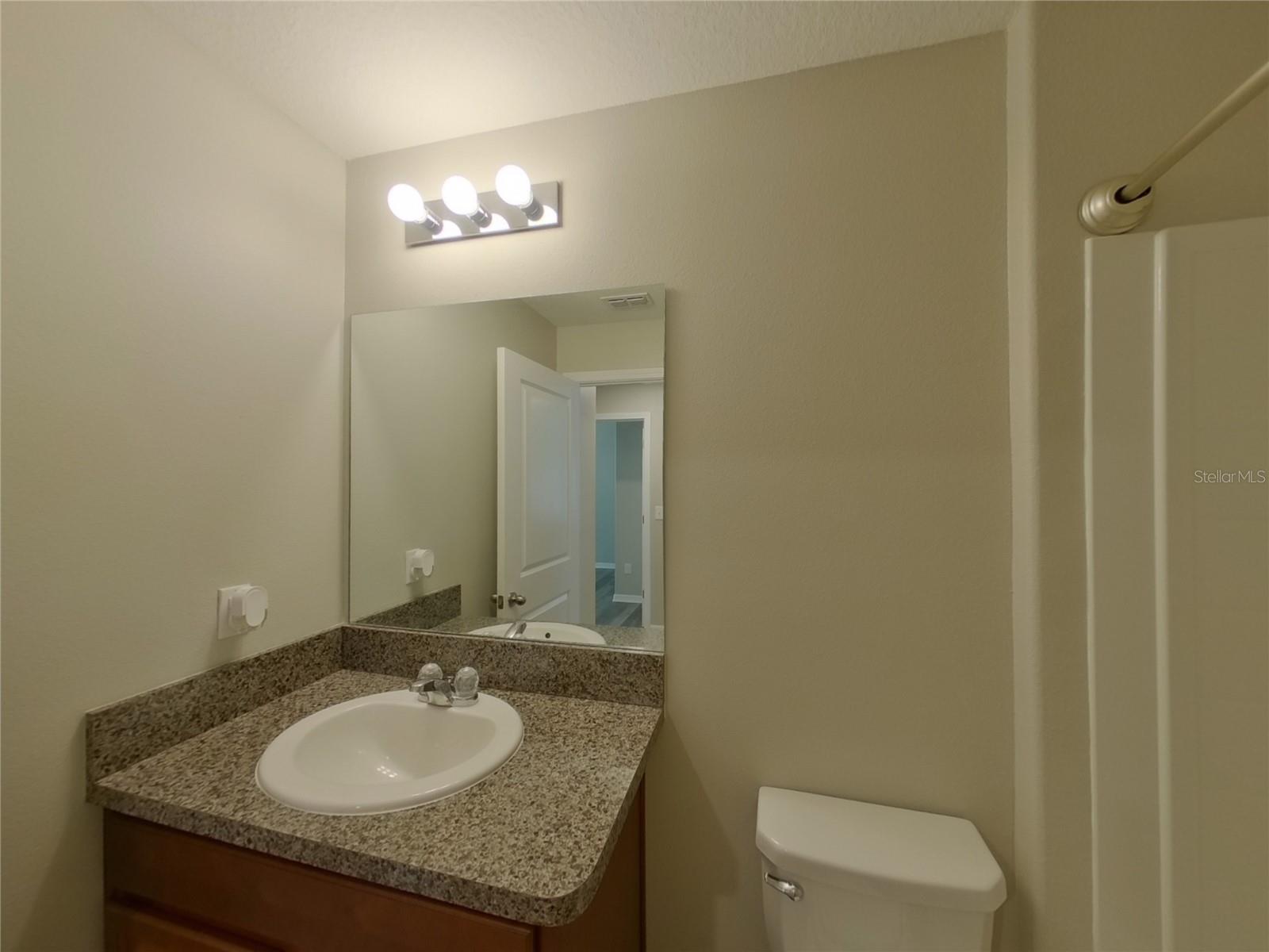 Listing photo id 8 for 14802 Emerald Landing Place